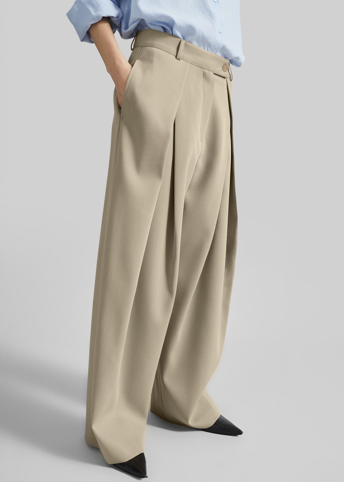 Avray Pleated Trousers - Beige – view 4 of 11