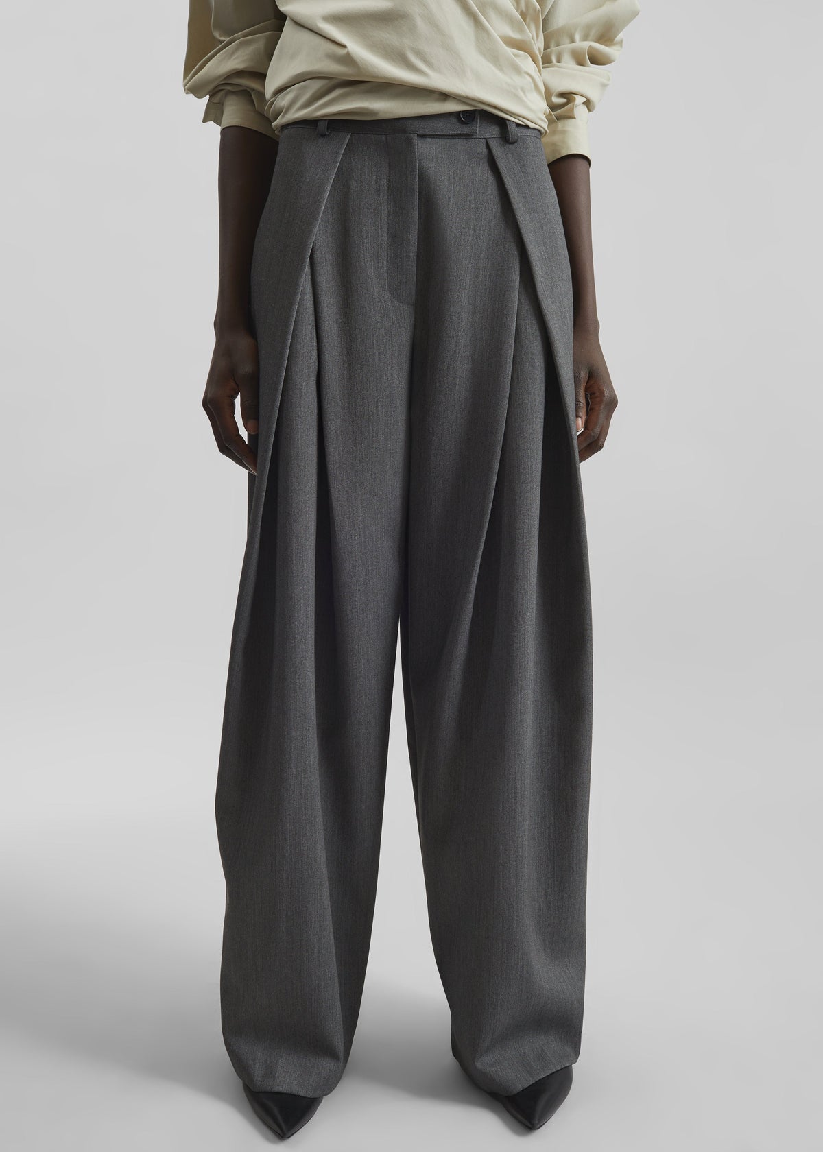 Avray Pleated Trousers - Grey – view 2 of 7