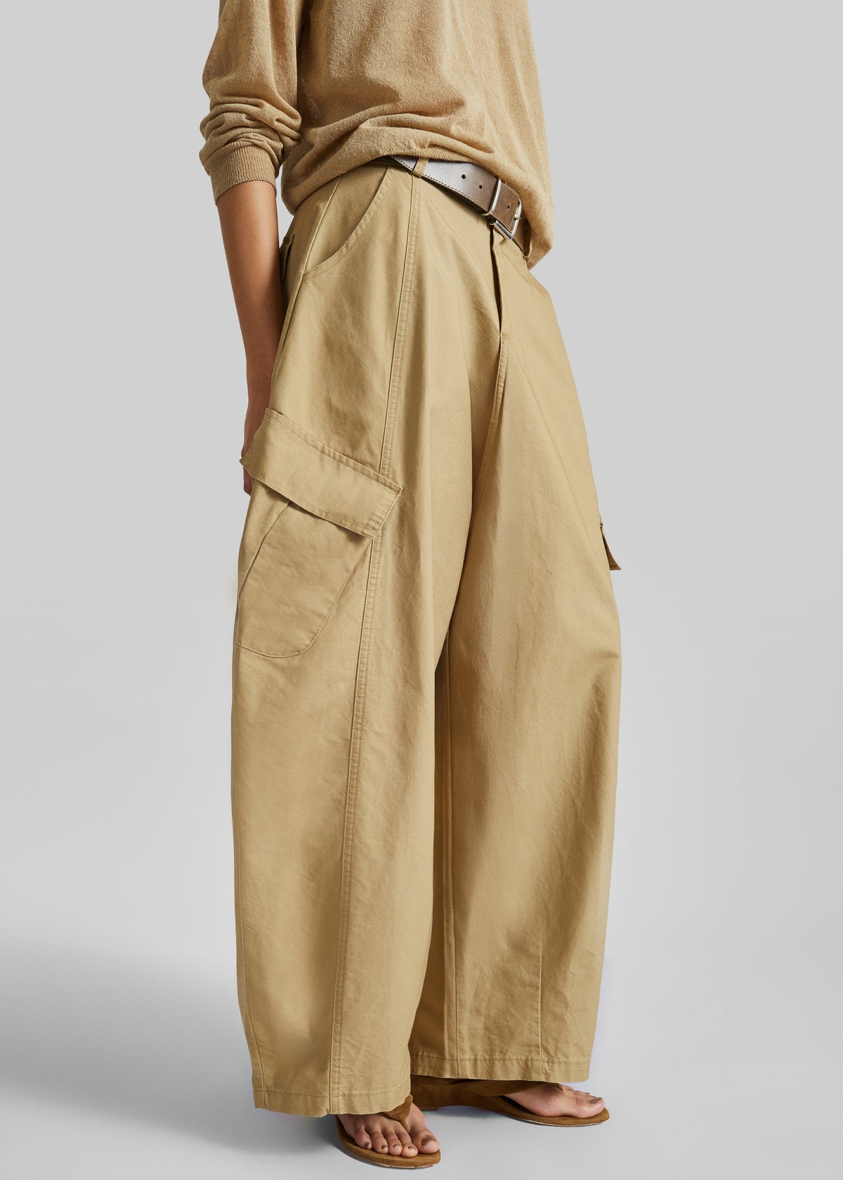 Baixa Barrel Cargo Pants - Beige – view 2 of 8