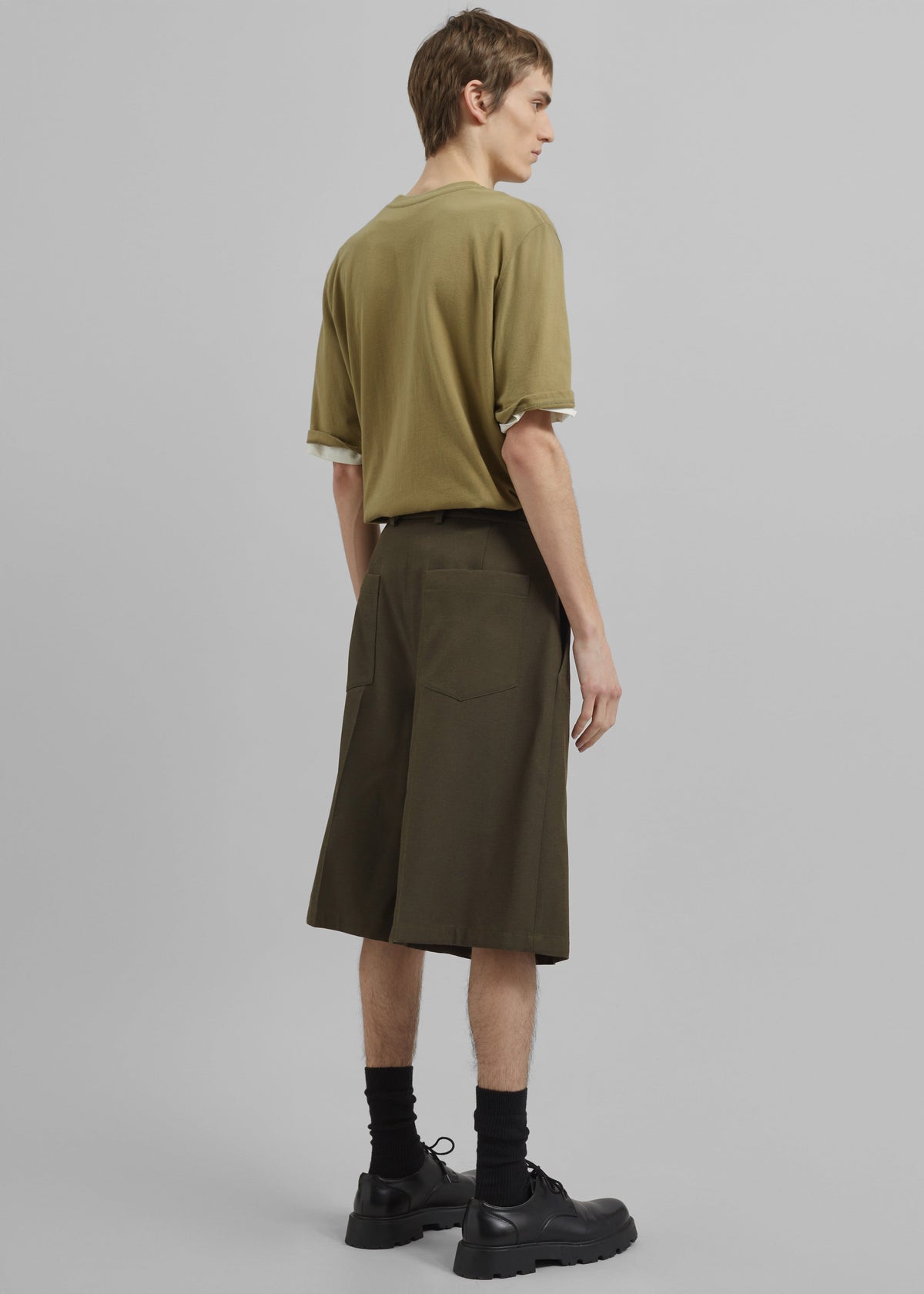 Belgrave Bermuda Shorts - Army Green – view 8 of 9