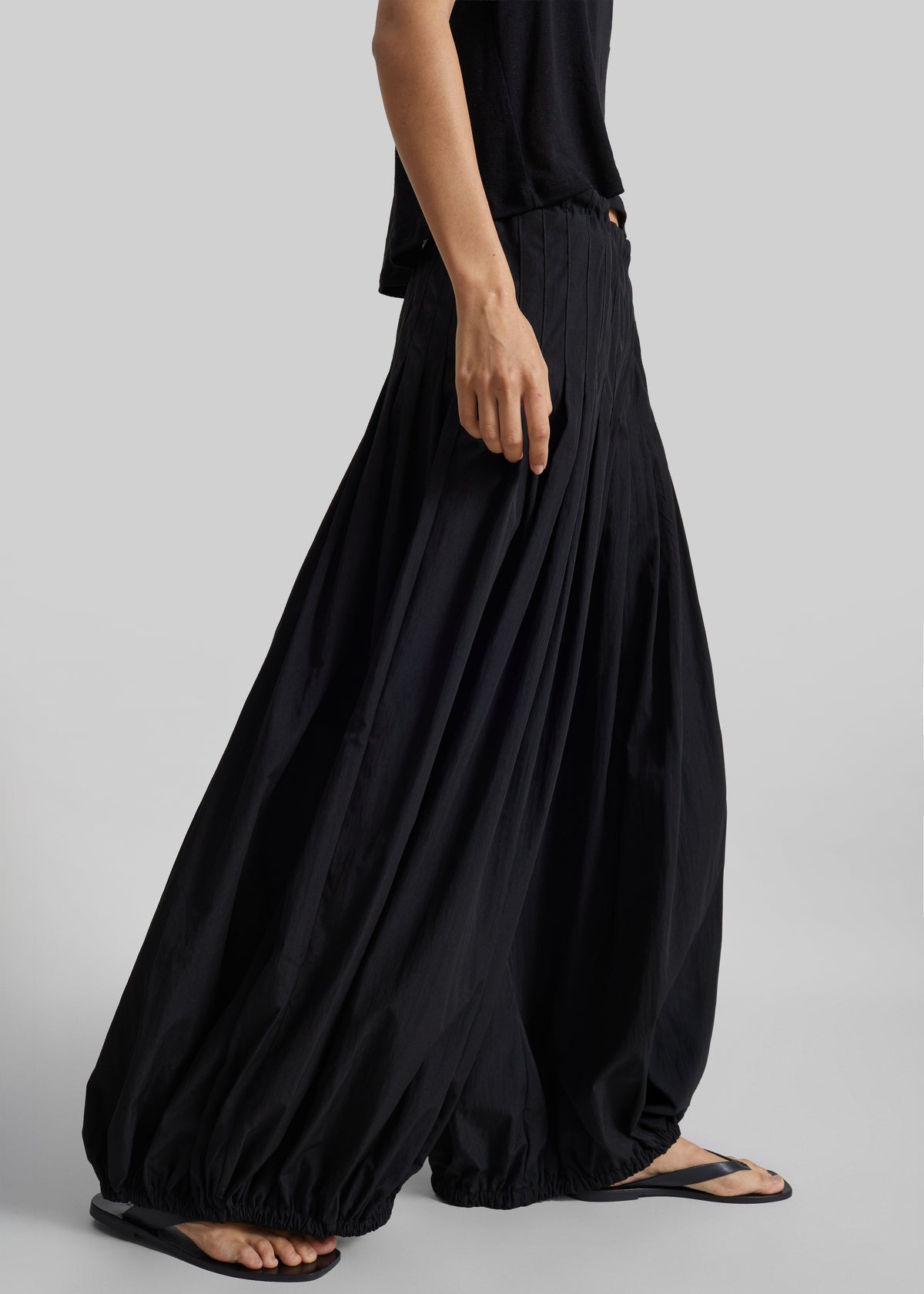 Berson Gathered Balloon Pants - Black – view 2 of 9