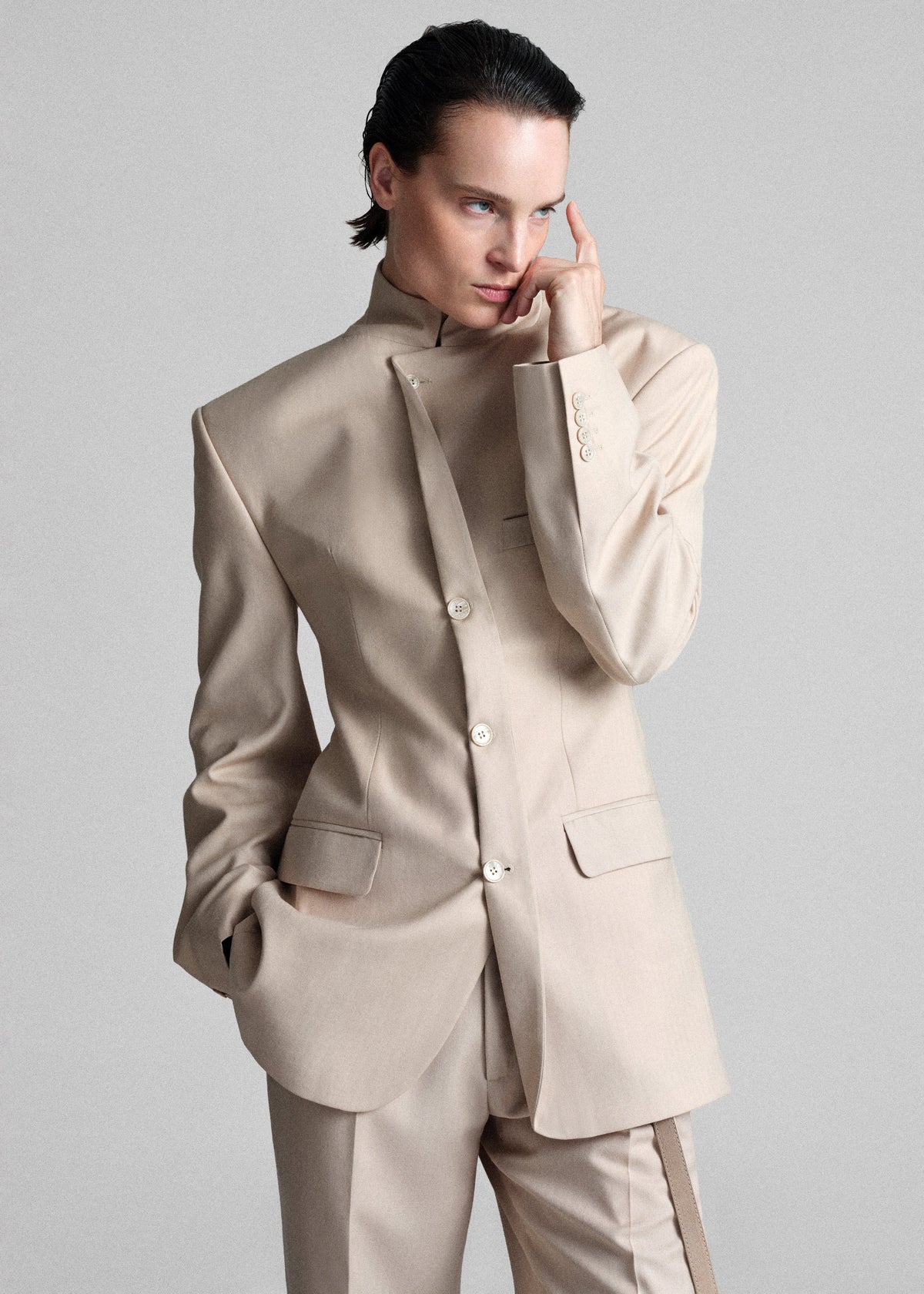 Bettter Folded Blazer - Beige – view 3 of 6