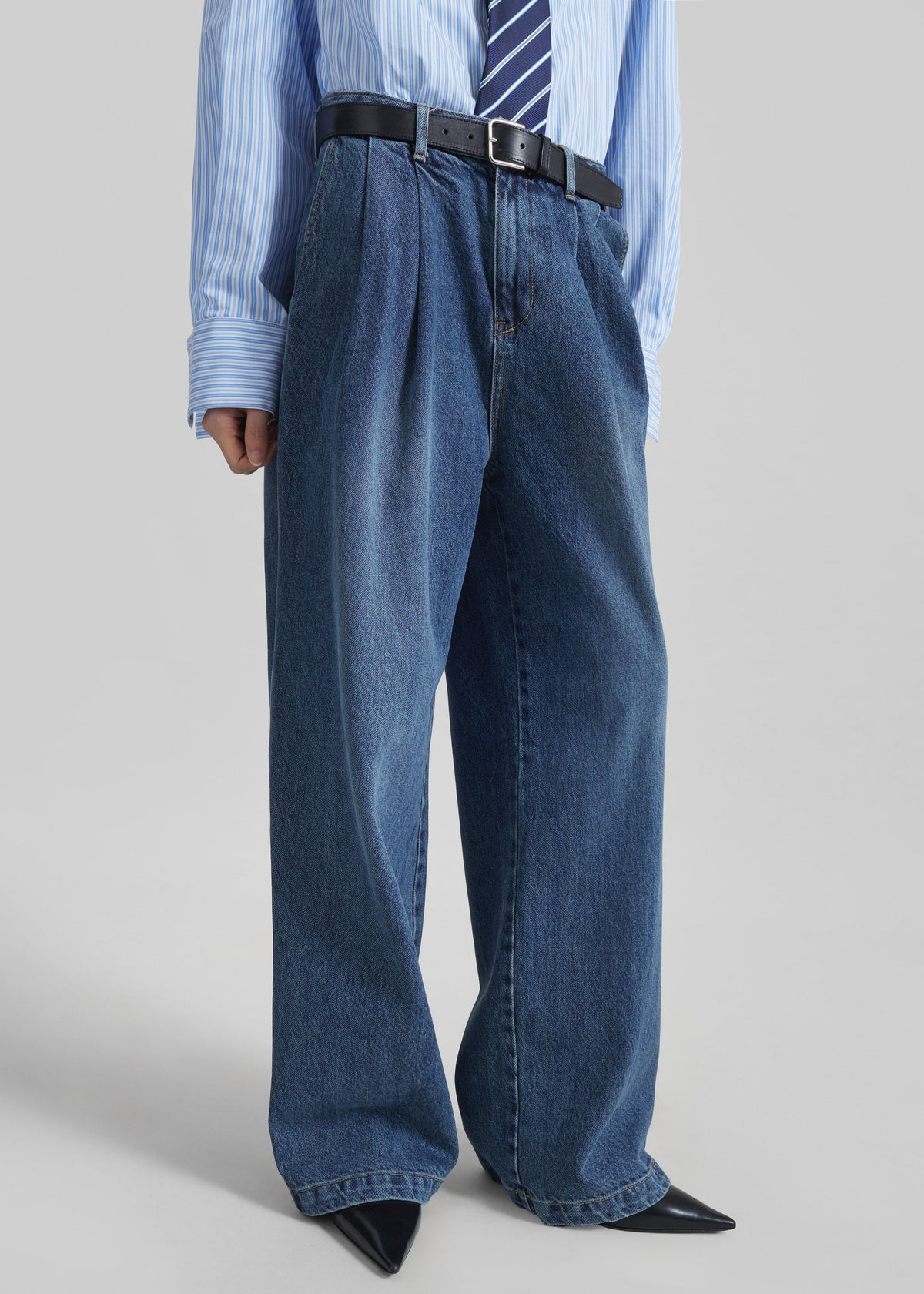 Buxton Pleated Wide Jeans - Medium Wash – view 5 of 8