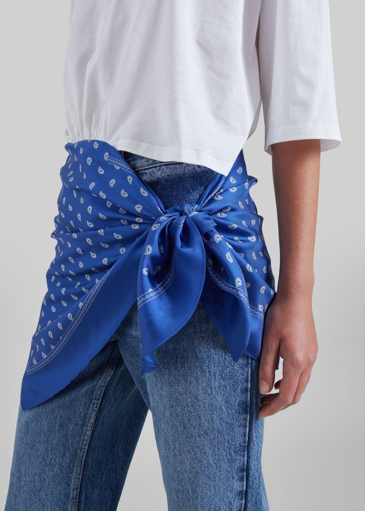 Christopher Esber Bandana Scarf Pareo Tee - White/Indigo Bandana Print – view 2 of 6