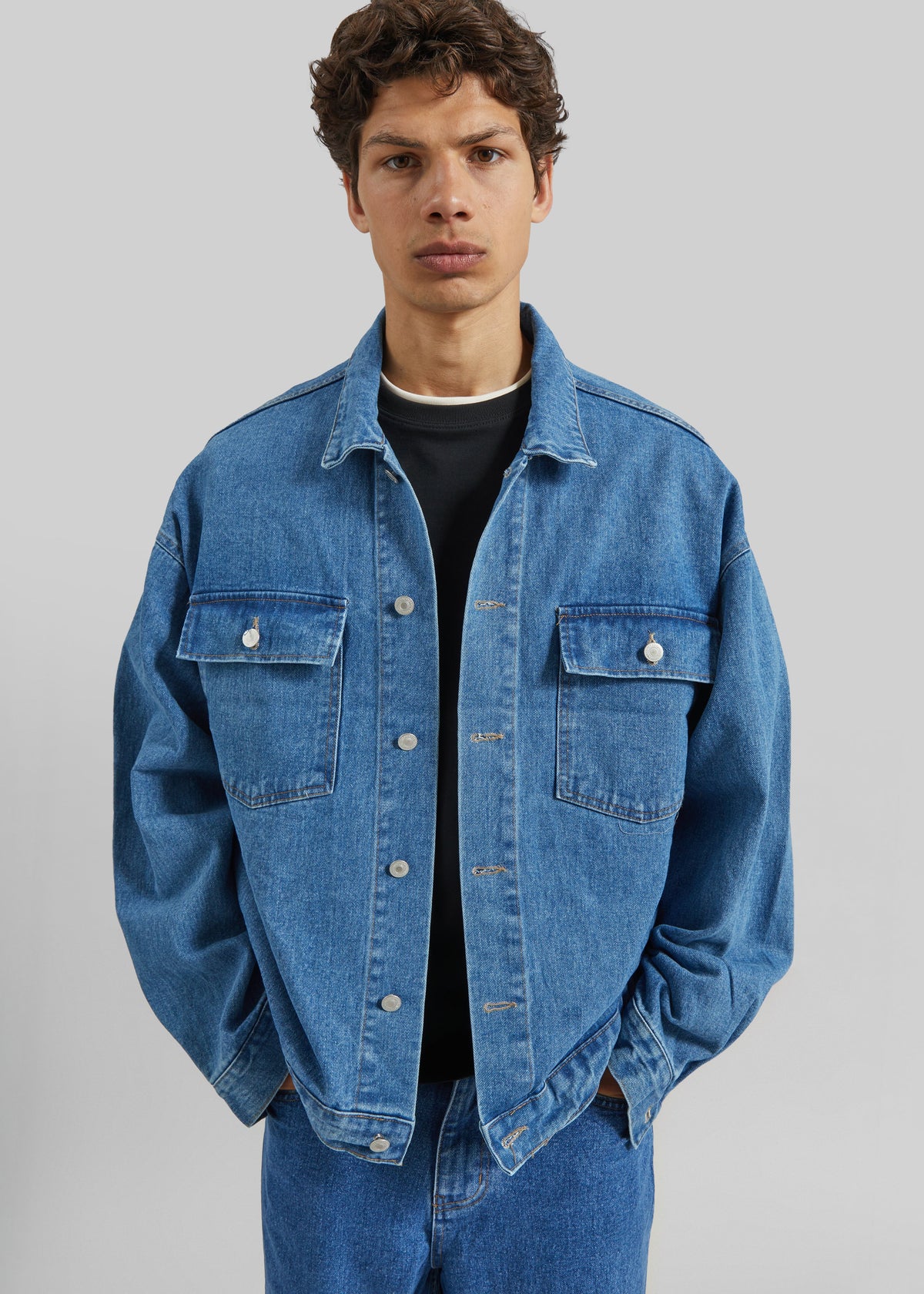 Connor Oversized Denim Jacket - Medium Wash – view 4 of 7
