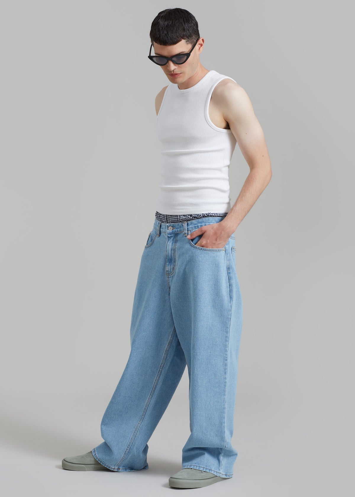 Connor Jeans - Worn Wash – view 7 of 9