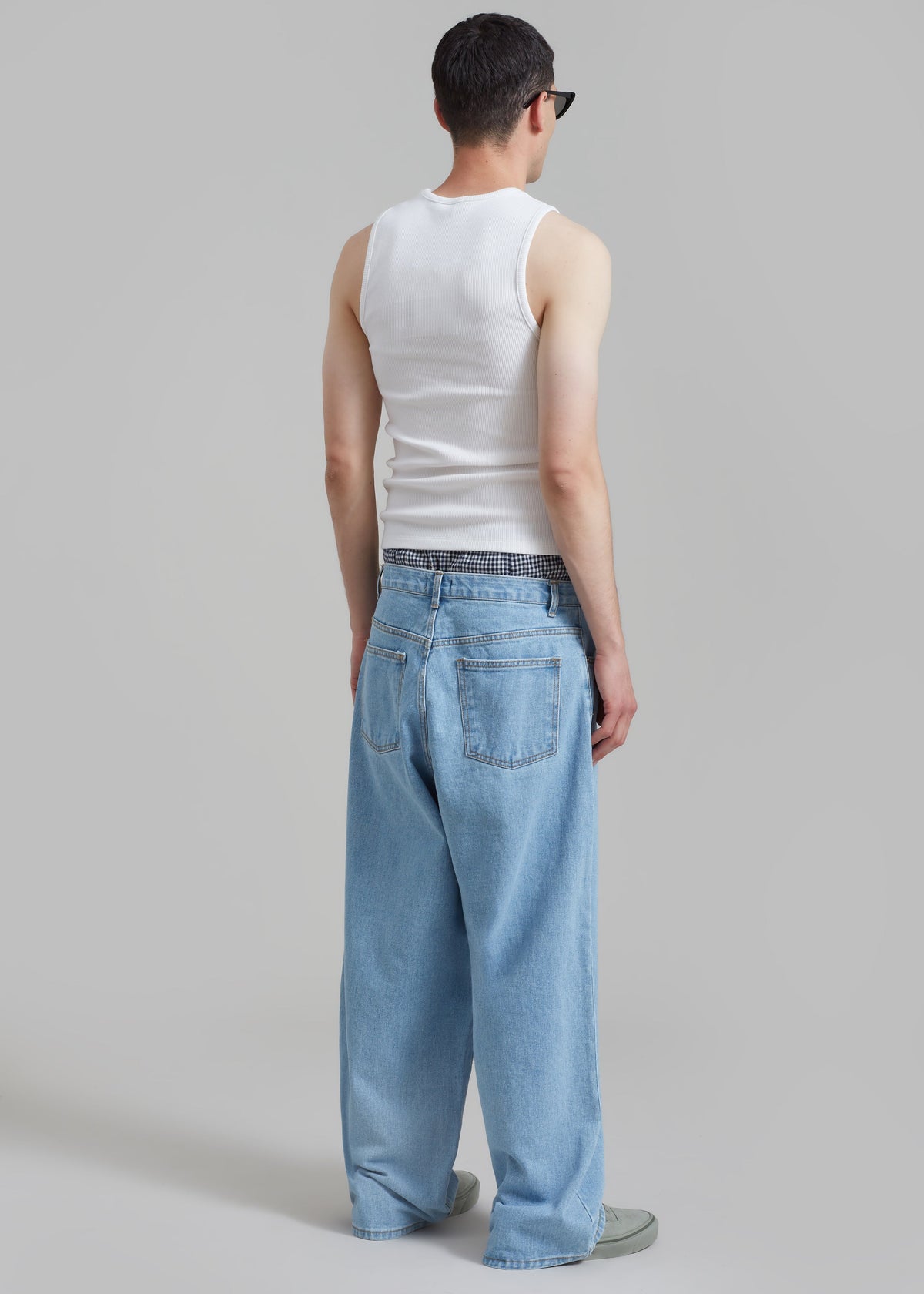 Connor Jeans - Worn Wash – view 8 of 9