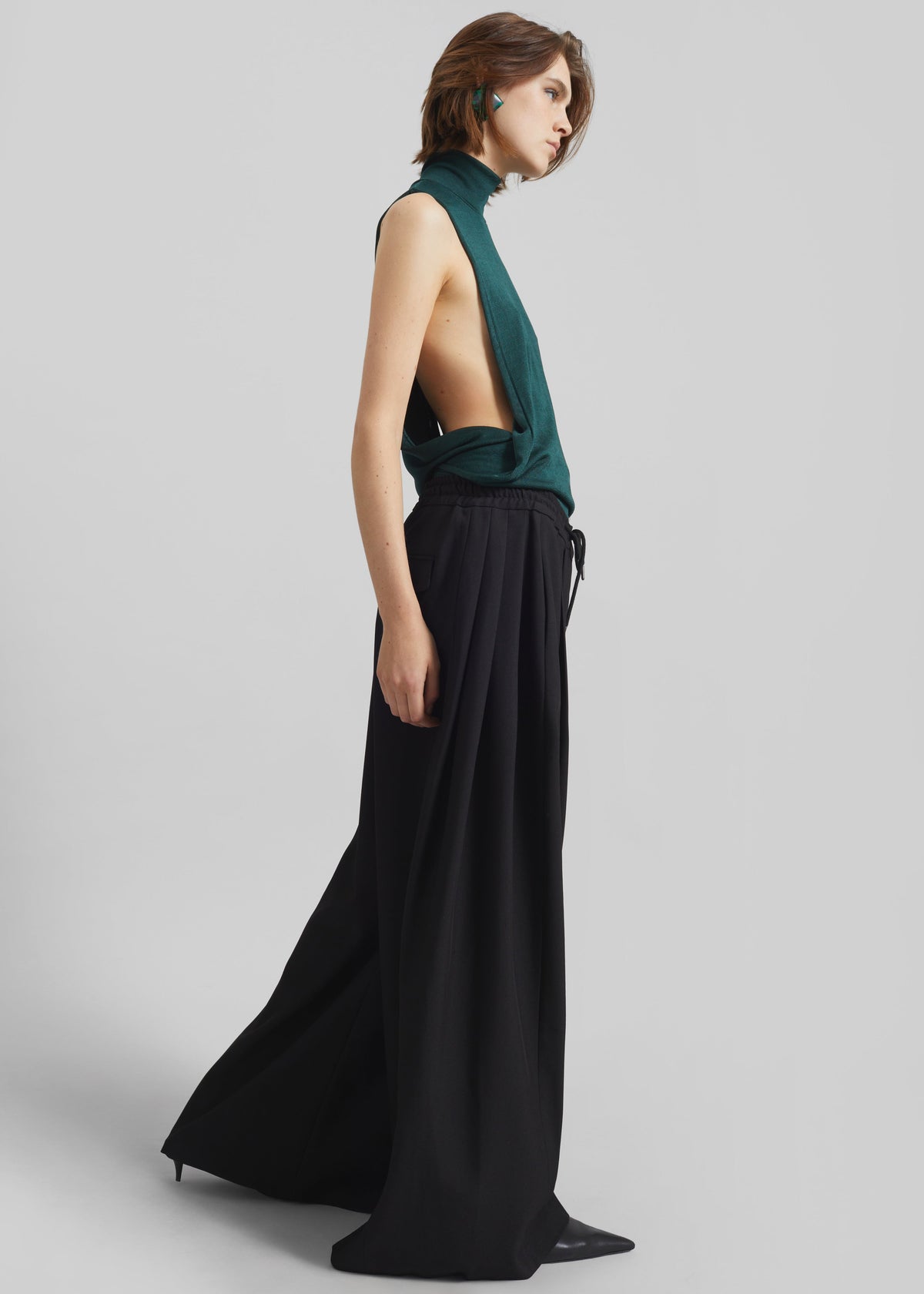 Corlen Pleated Wide Pants - Black – view 4 of 9
