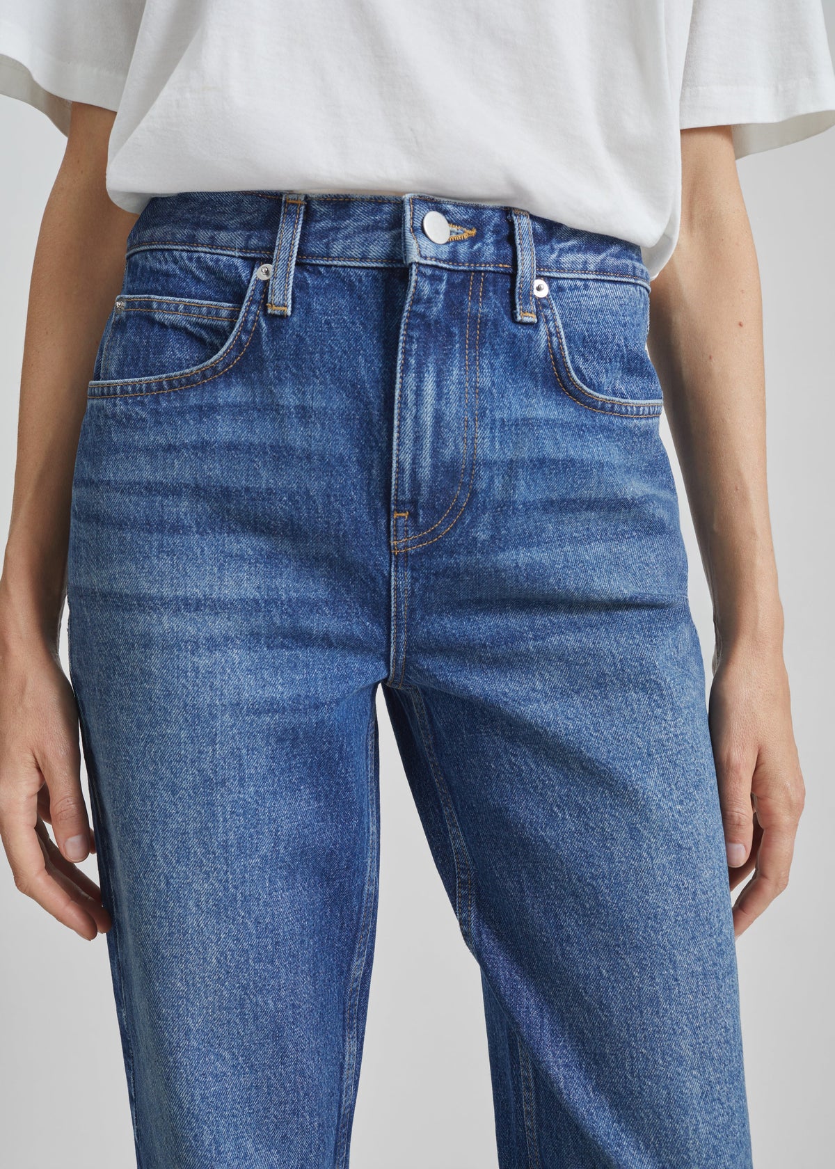 Dalston Jeans - Blue Wash – view 4 of 9