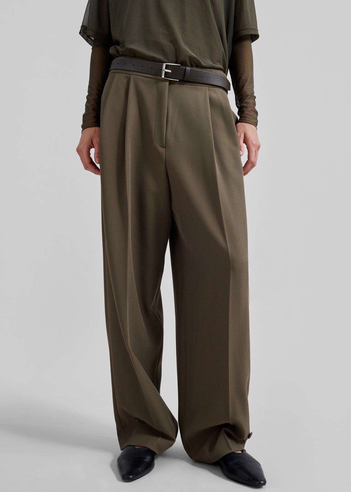 Dina Pleated Trousers - Khaki – view 5 of 16