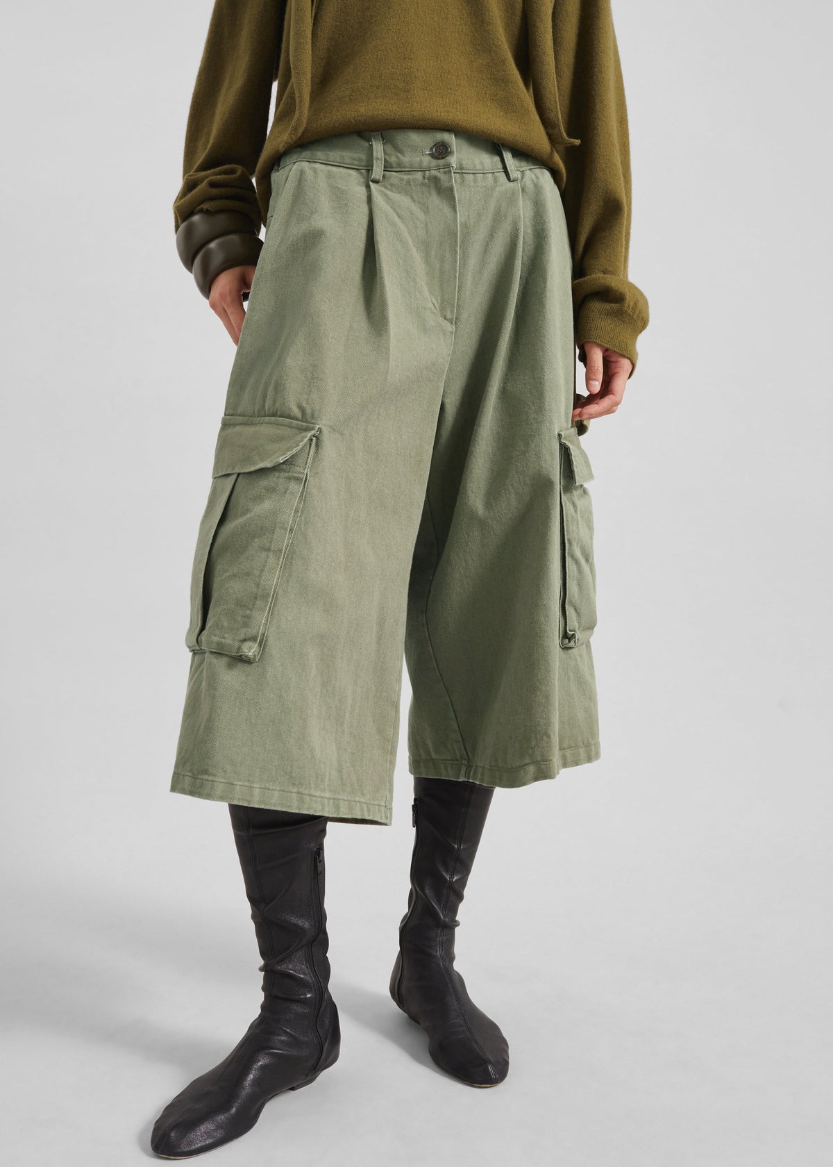 Dorva Cargo Bermuda Shorts - Pale Olive – view 7 of 11
