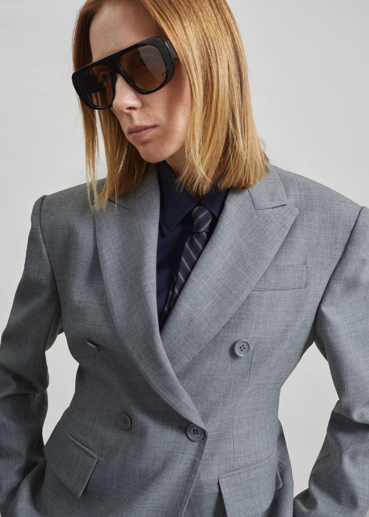 Doyer Cinched Blazer - Light Grey – view 3 of 7