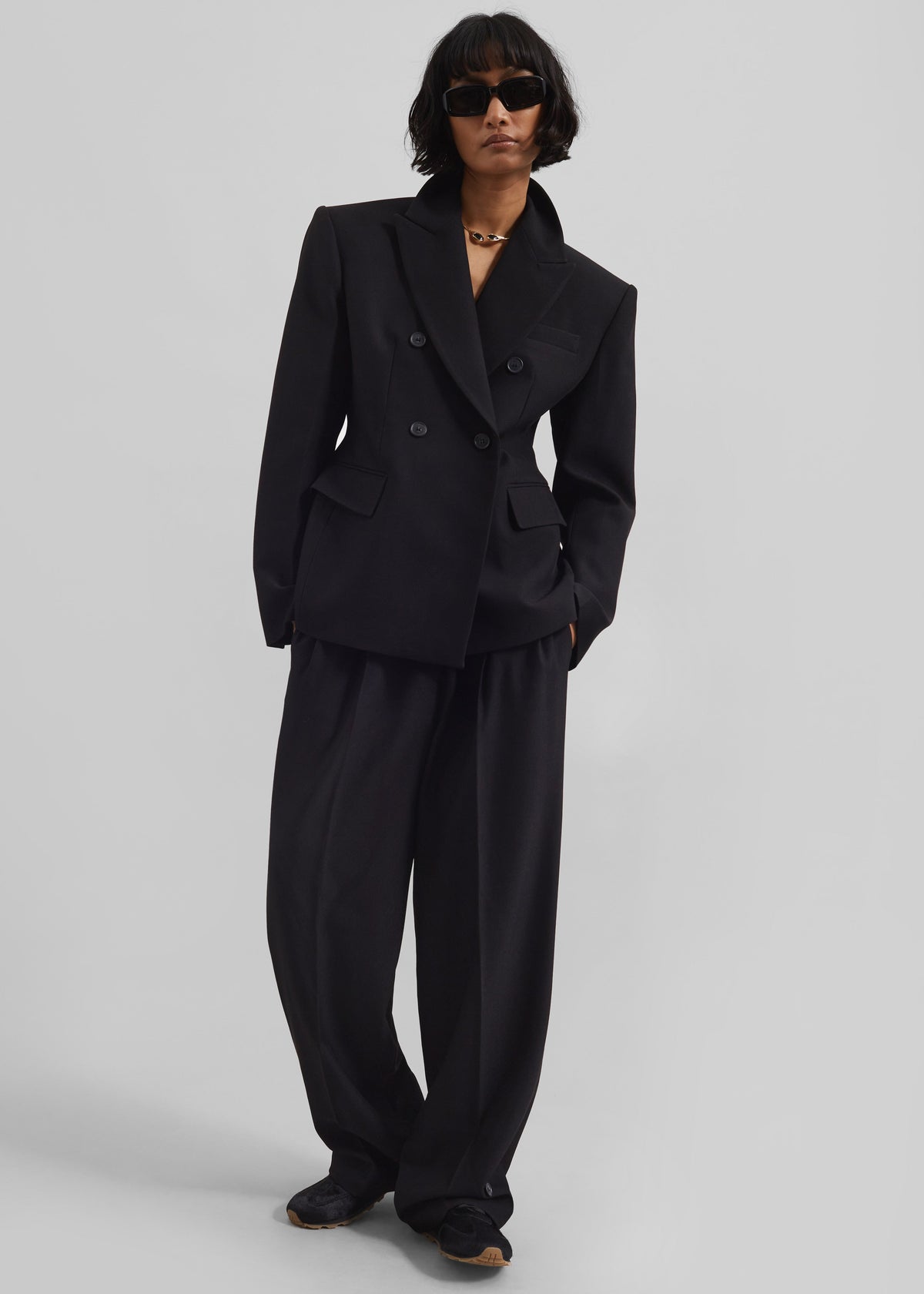 Doyer Pleated Trousers - Black – view 2 of 9