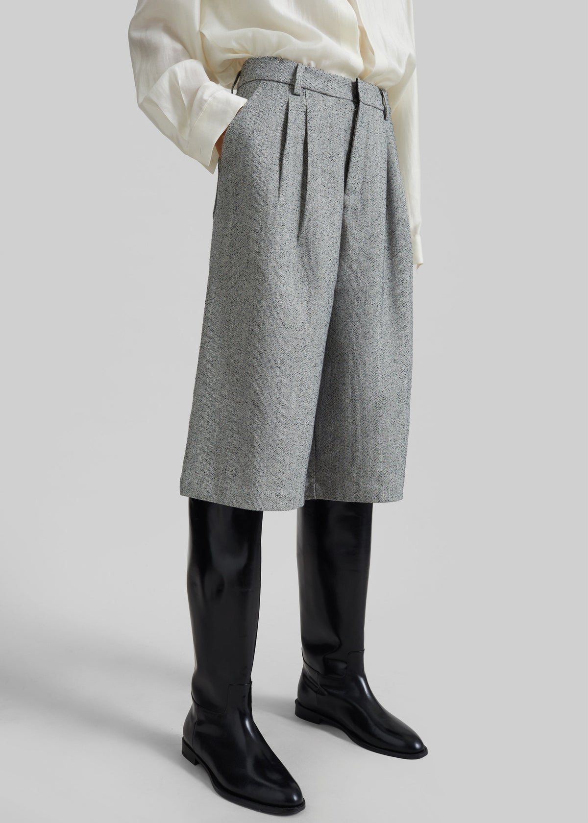 Dunley Bermuda Shorts - Grey Melange – view 2 of 9