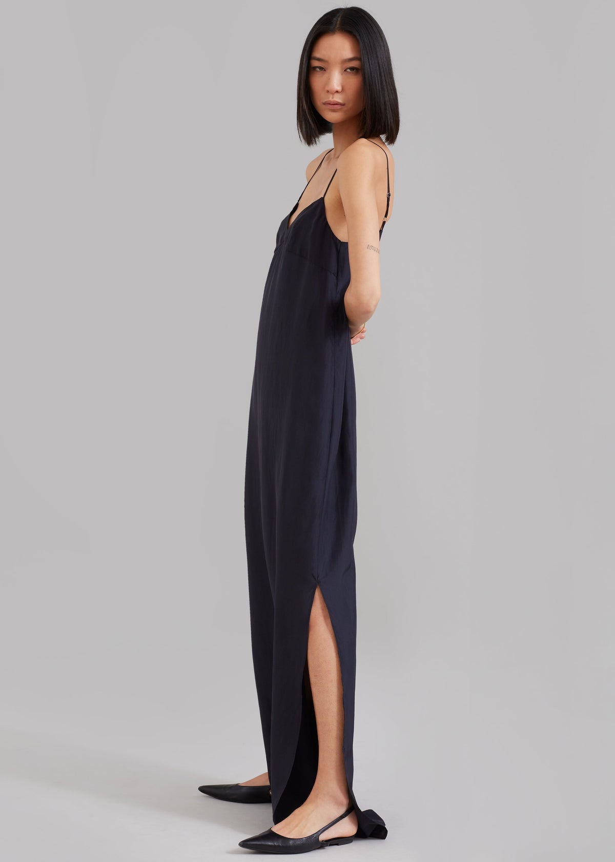 Dylana Sleeveless Maxi Dress - Navy – view 2 of 9