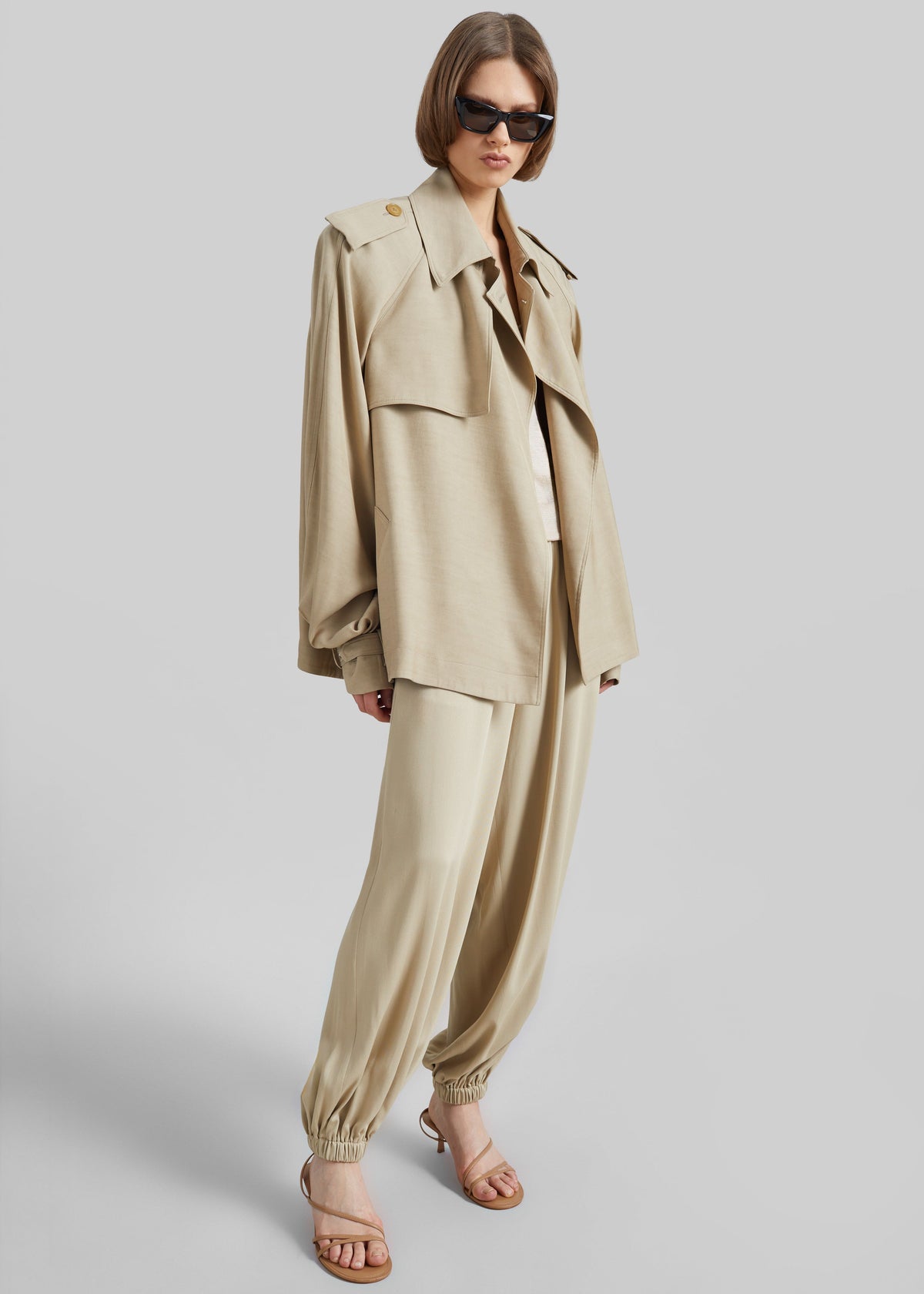 Elva Fluid Short Trench - Beige – view 3 of 11
