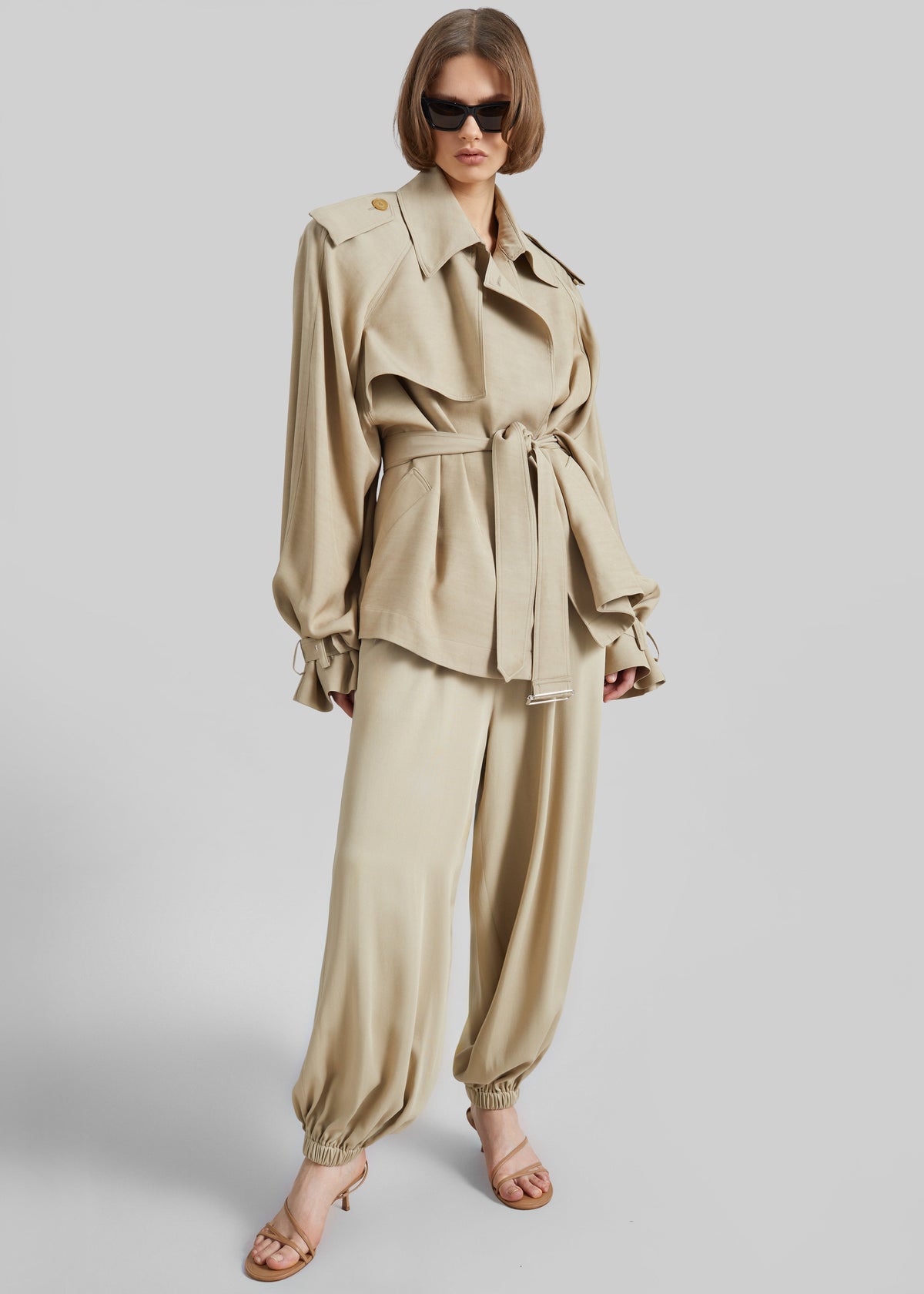 Elva Fluid Short Trench - Beige – view 2 of 11