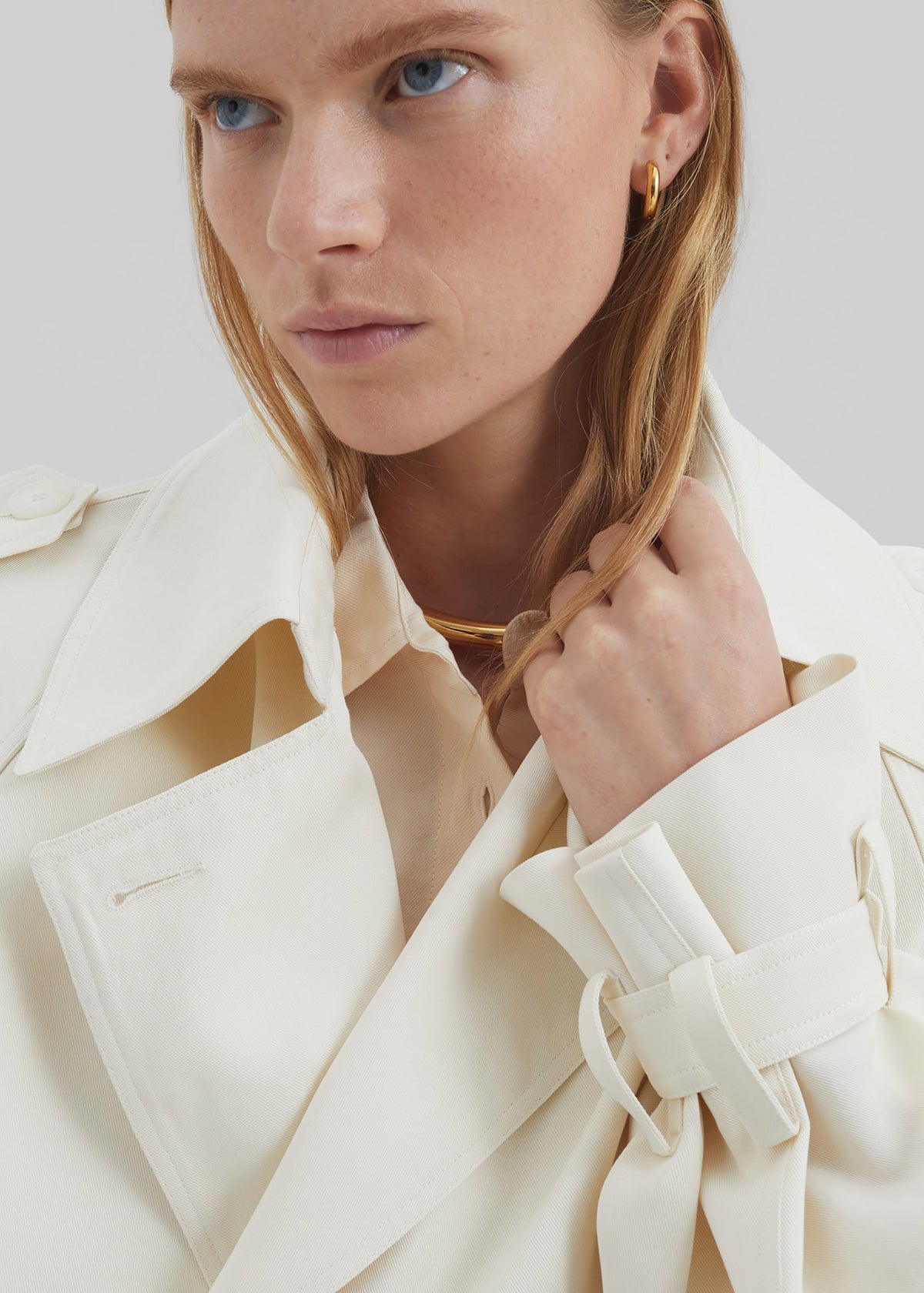 Elva Fluid Short Trench - Ivory – view 6 of 10
