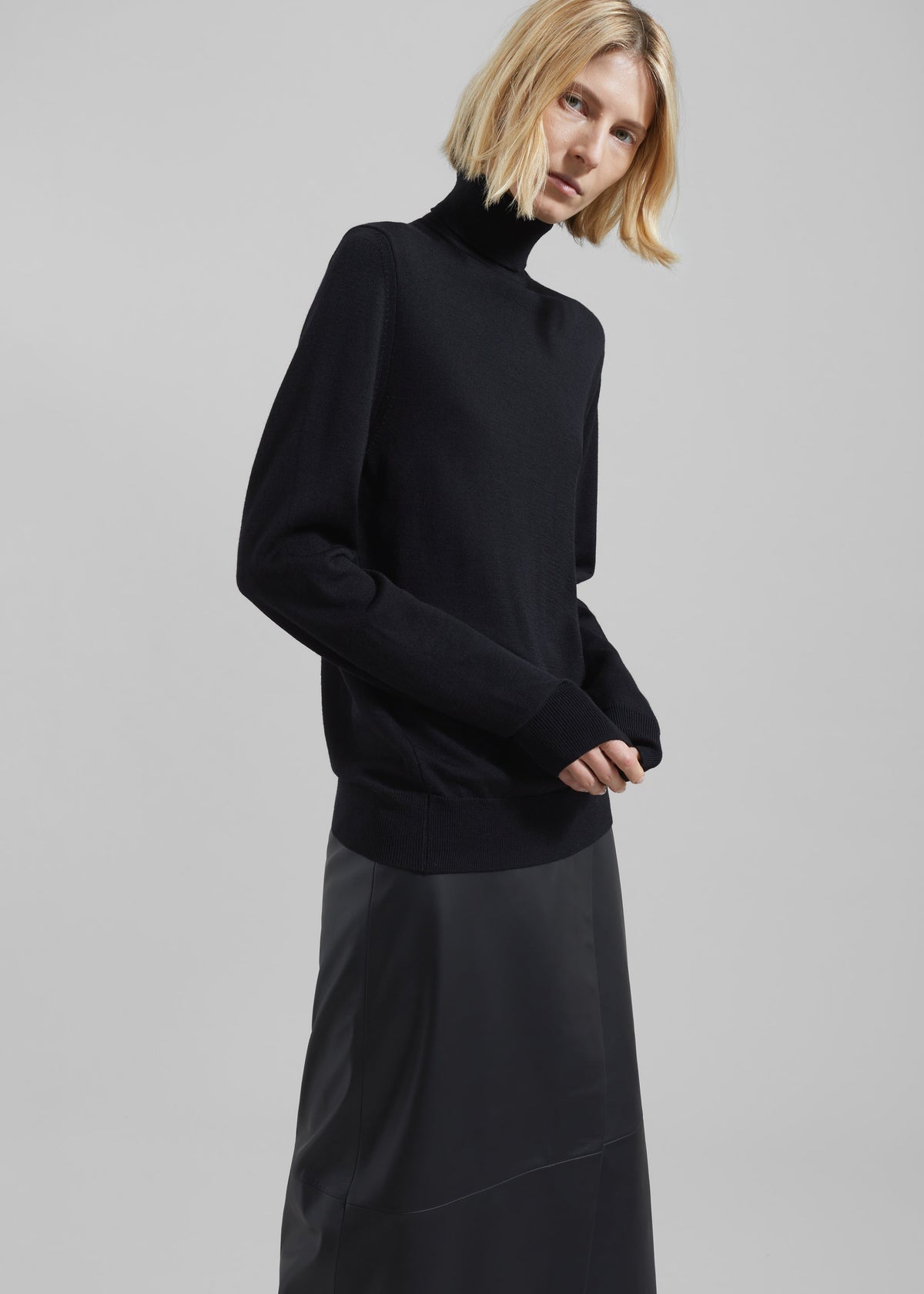 Eve Thin Turtleneck Sweater - Black – view 1 of 9