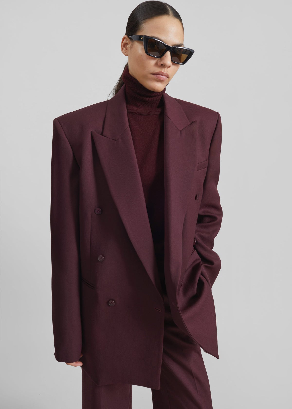 Eve Thin Turtleneck Sweater - Burgundy – view 4 of 10