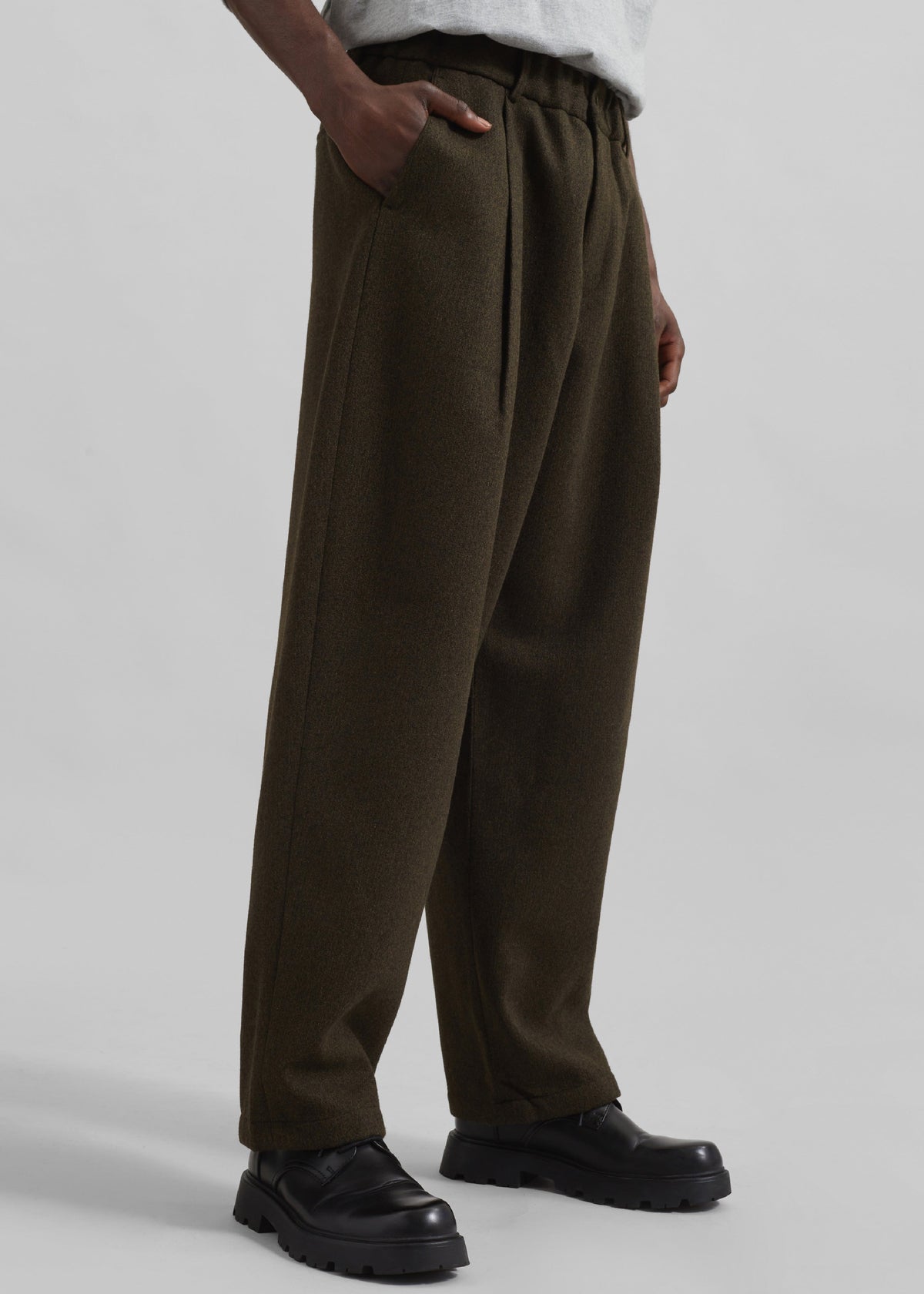 Felix Trousers - Dark Olive – view 2 of 9