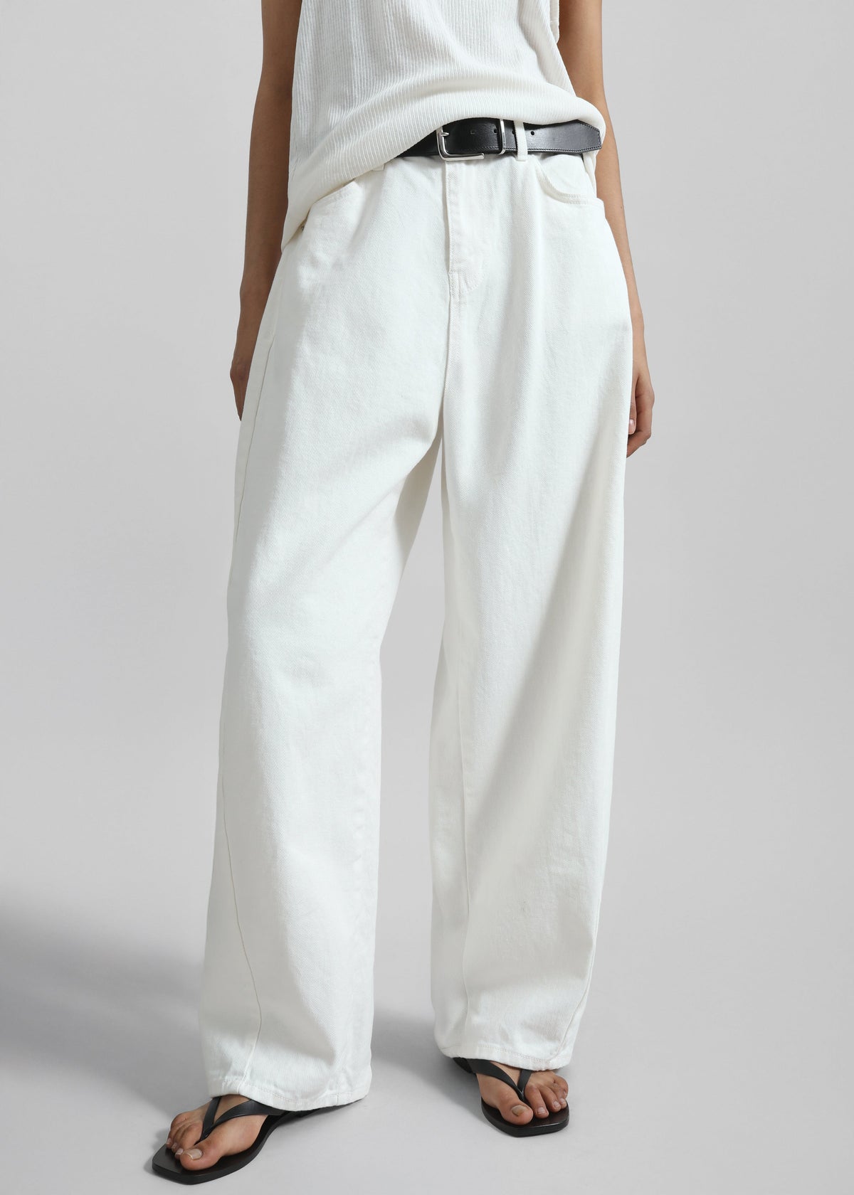 Halgar Frayed Seam Barrel Leg Jeans - White – view 12 of 14