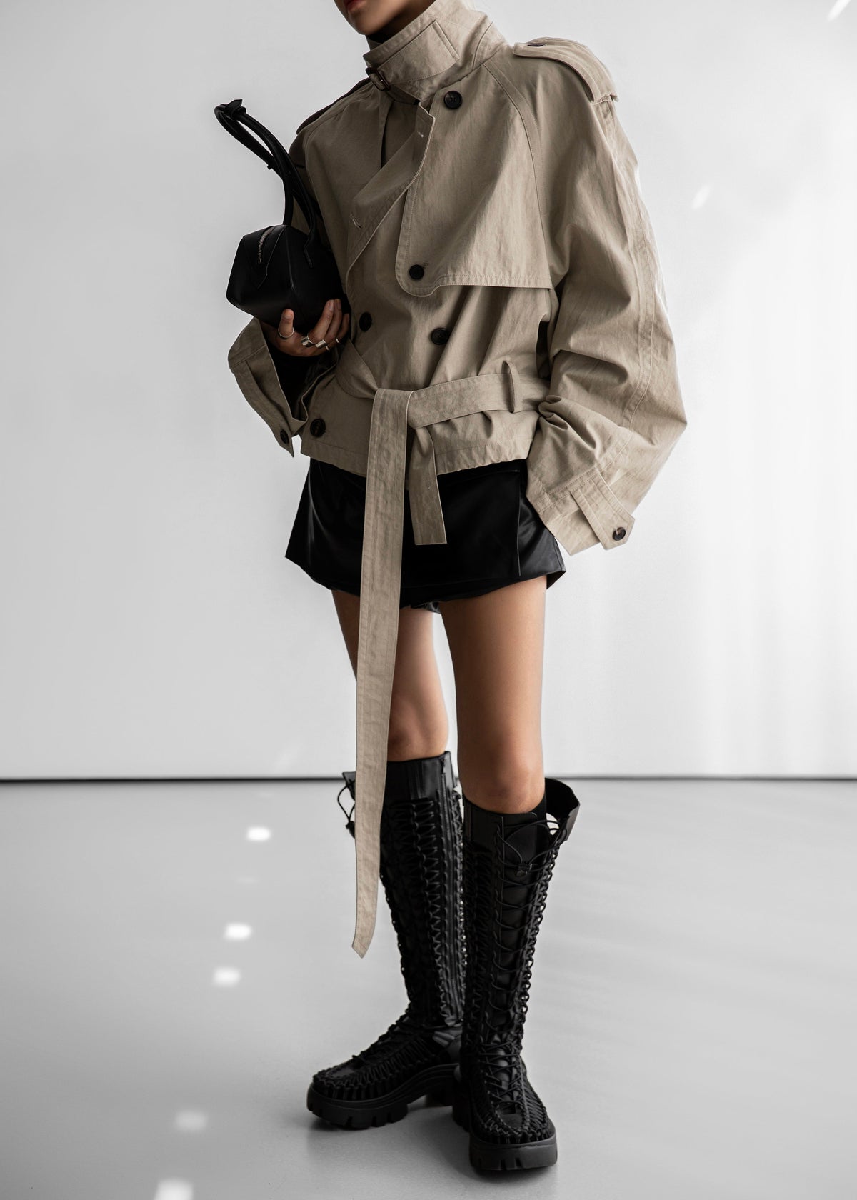 Mads Cropped Trench - Beige – view 10 of 15
