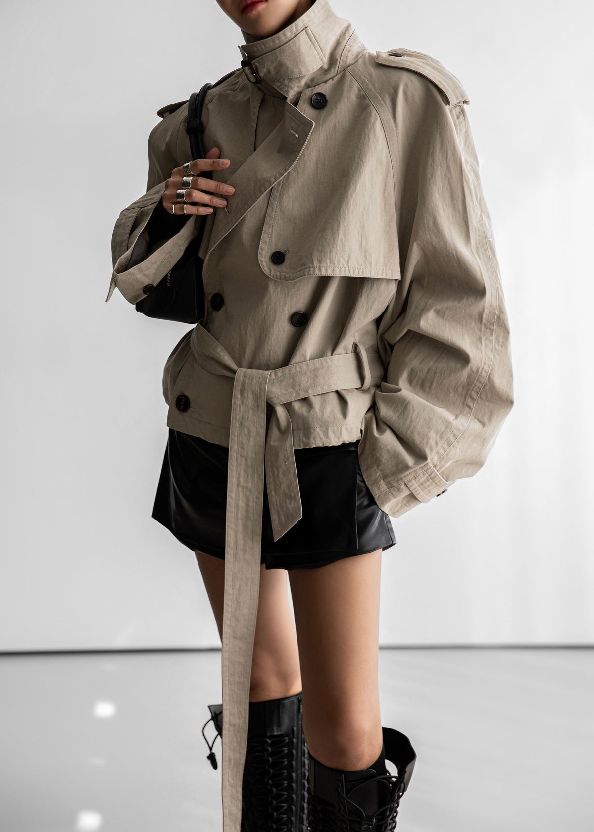 Mads Cropped Trench - Beige – view 3 of 15