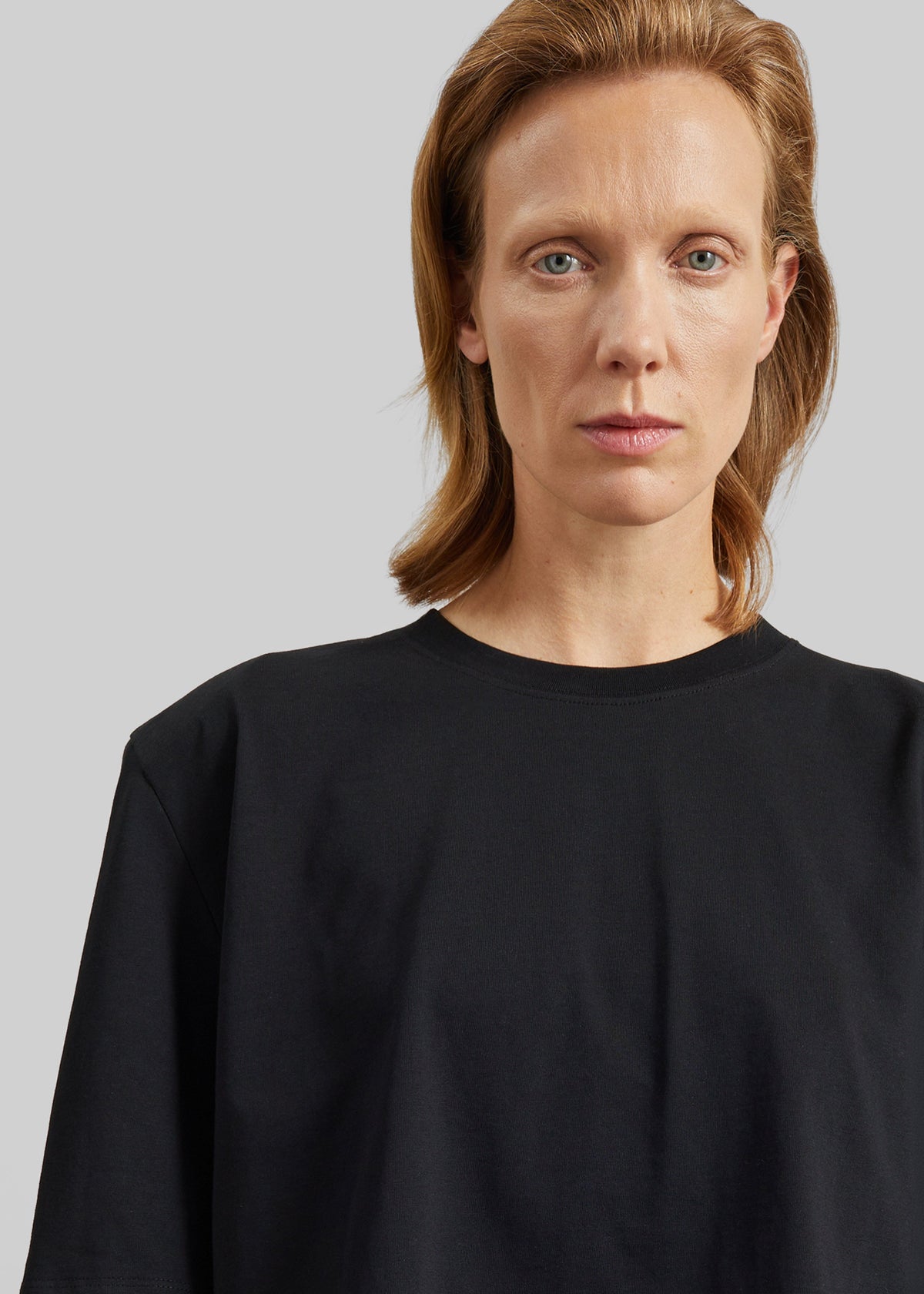Kelan Padded Cropped Tee - Black – view 5 of 7