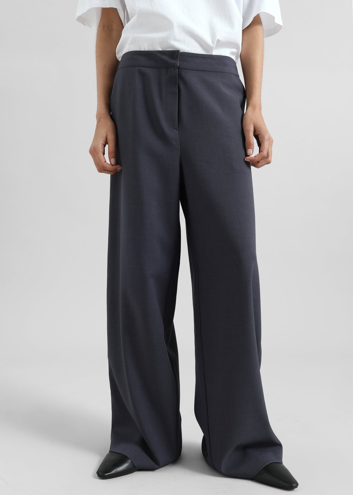 Kemi Contrast Trim Pants - Dark Blue – view 5 of 8