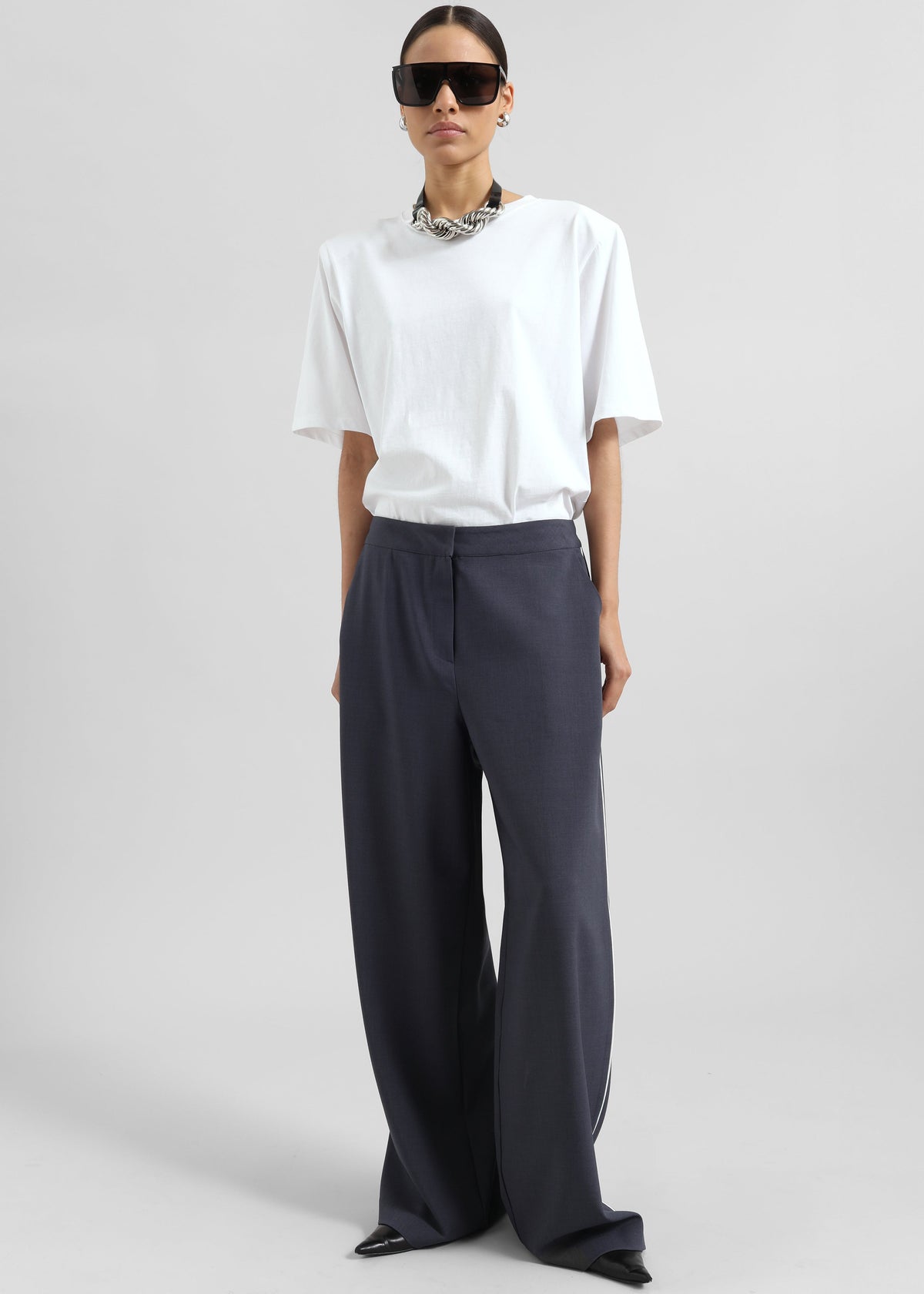 Kemi Contrast Trim Pants - Dark Blue – view 2 of 8