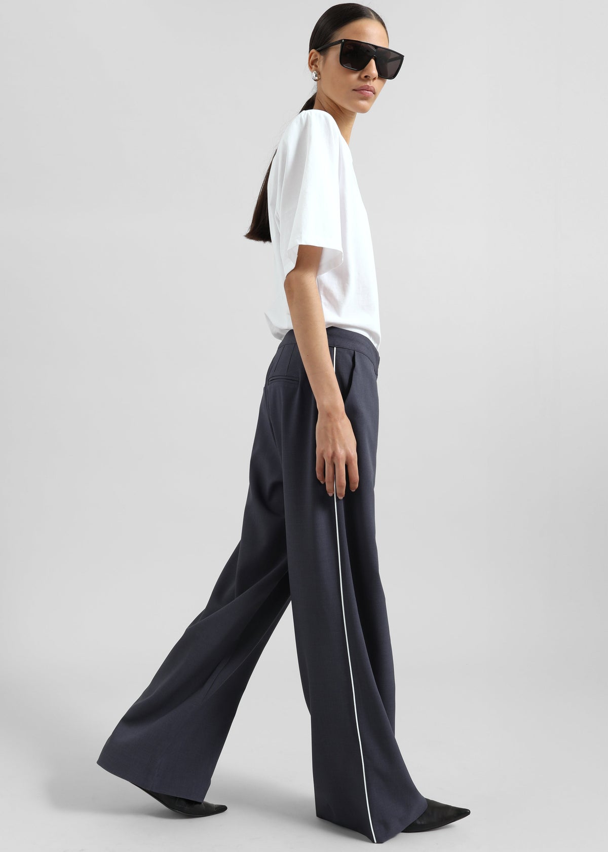 Kemi Contrast Trim Pants - Dark Blue – view 6 of 8