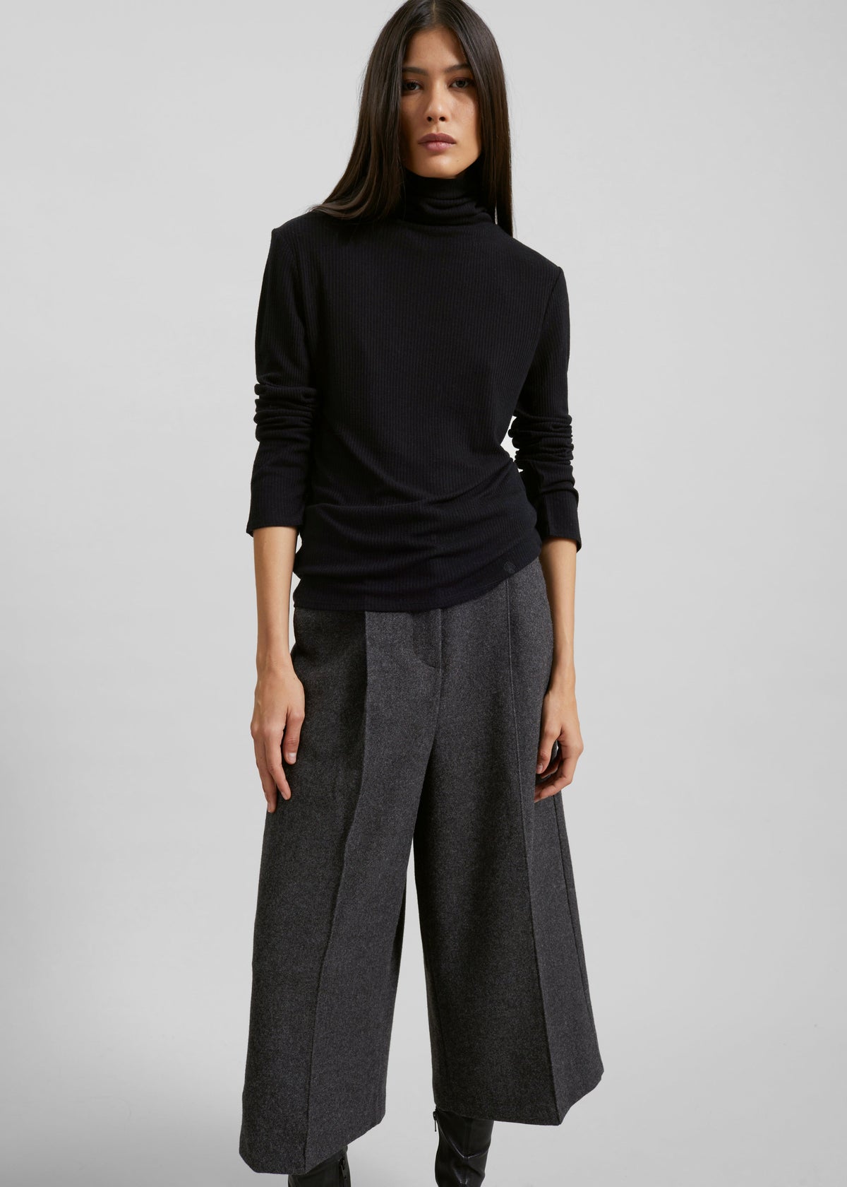Leher Tailored Wool Culottes - Charcoal – view 4 of 10