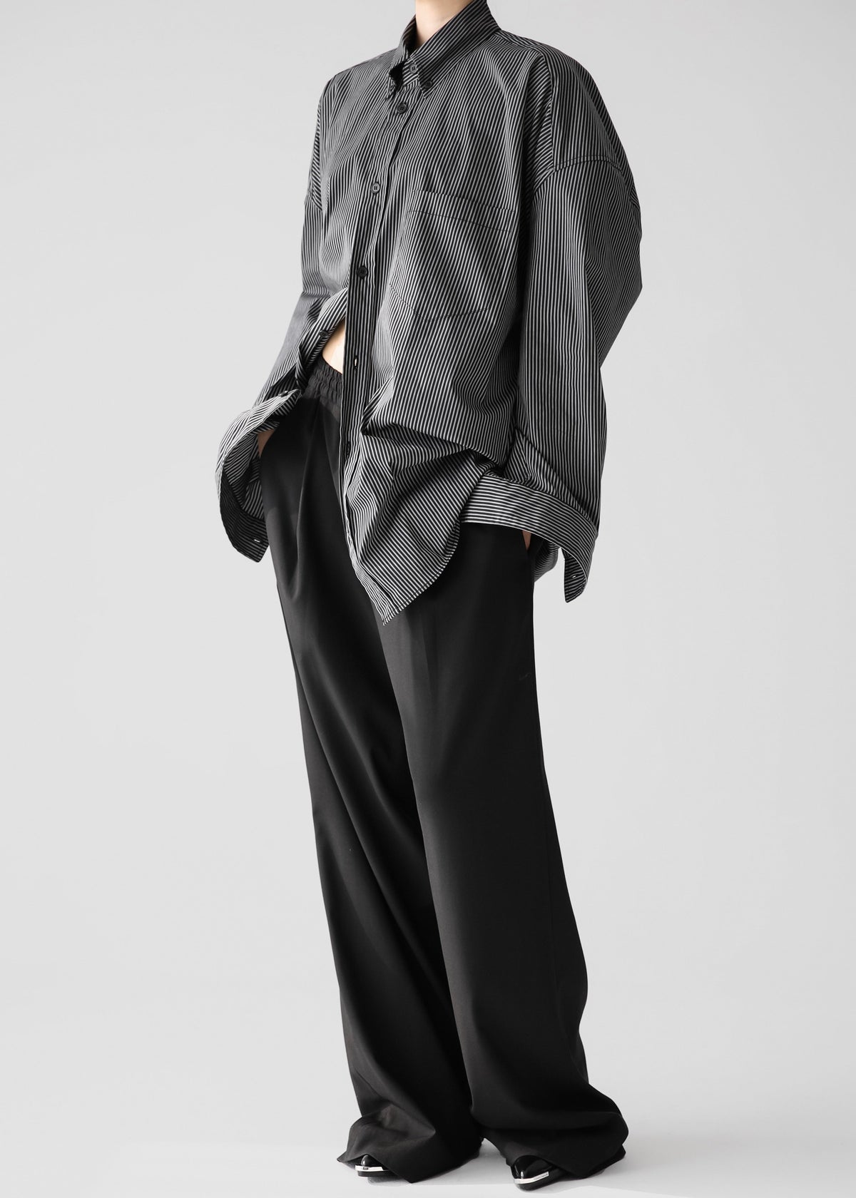 Lioris Oversized Shirt - Black/White Stripe – view 7 of 10