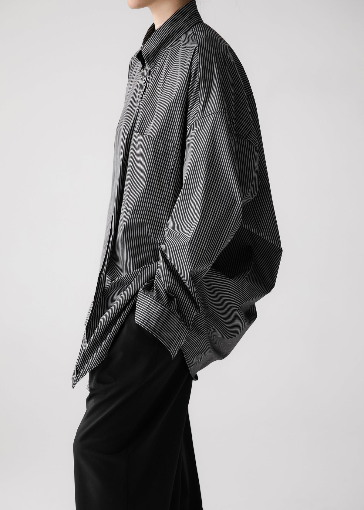 Lioris Oversized Shirt - Black/White Stripe – view 2 of 10