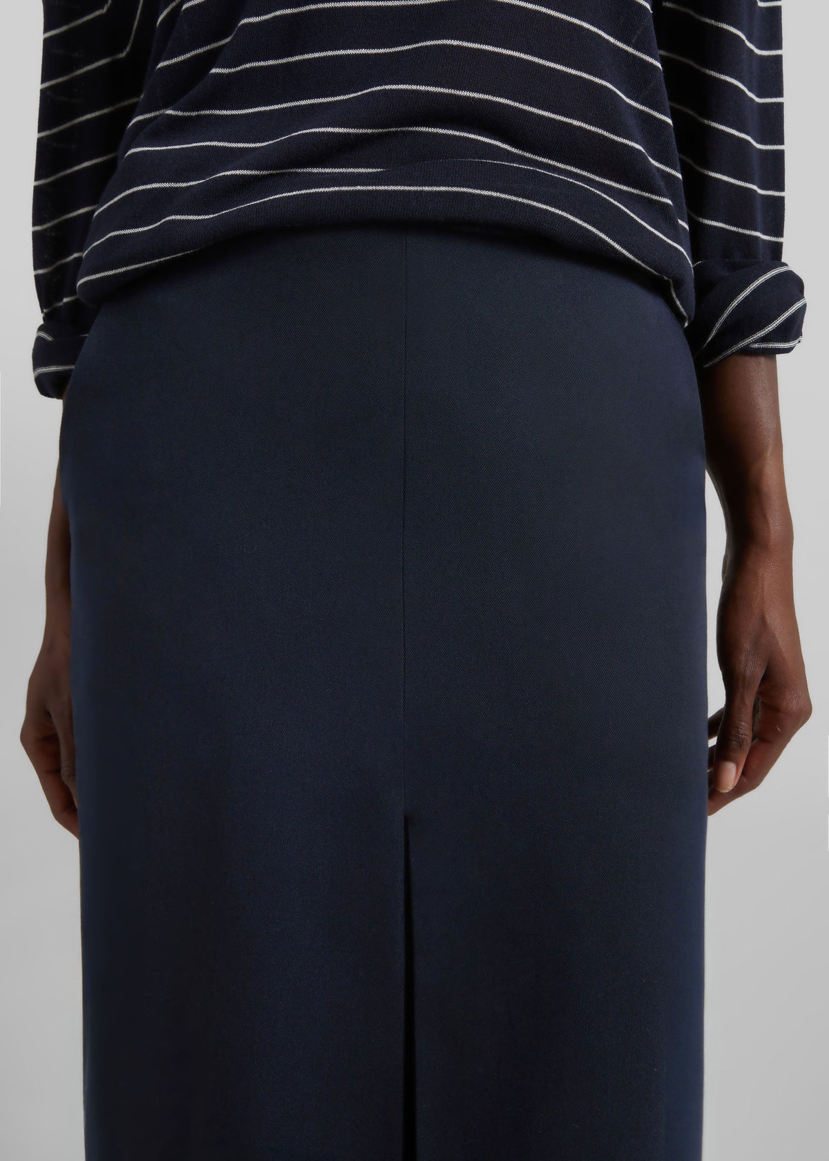 Lisle Front Slit Pencil Skirt - Navy – view 6 of 7