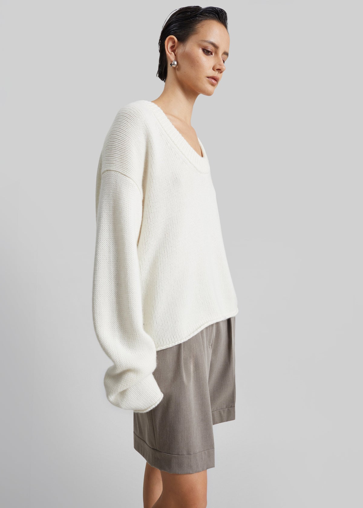 Loulou de Saison Derry Lds U-Neck Sweater - Ivory – view 3 of 6