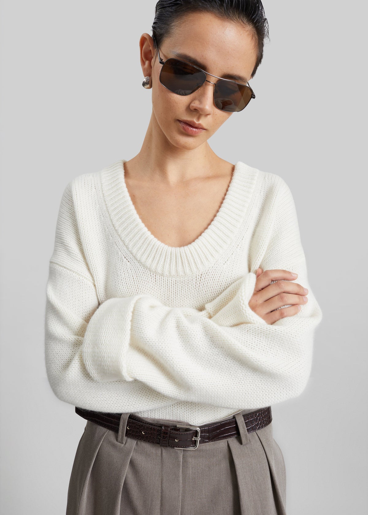 Loulou de Saison Derry Lds U-Neck Sweater - Ivory – view 4 of 6