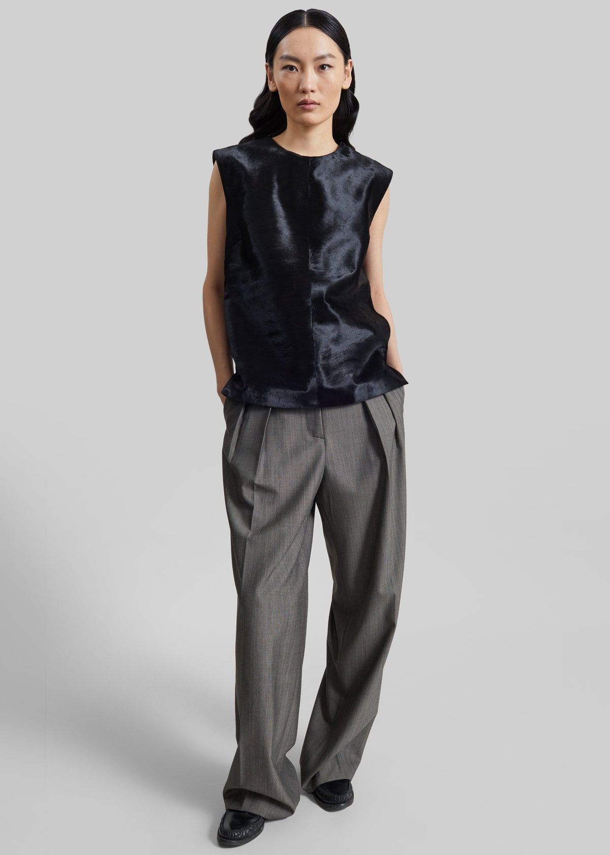 Loulou de Saison Juni Sleeveless Straight Top - Black – view 1 of 6