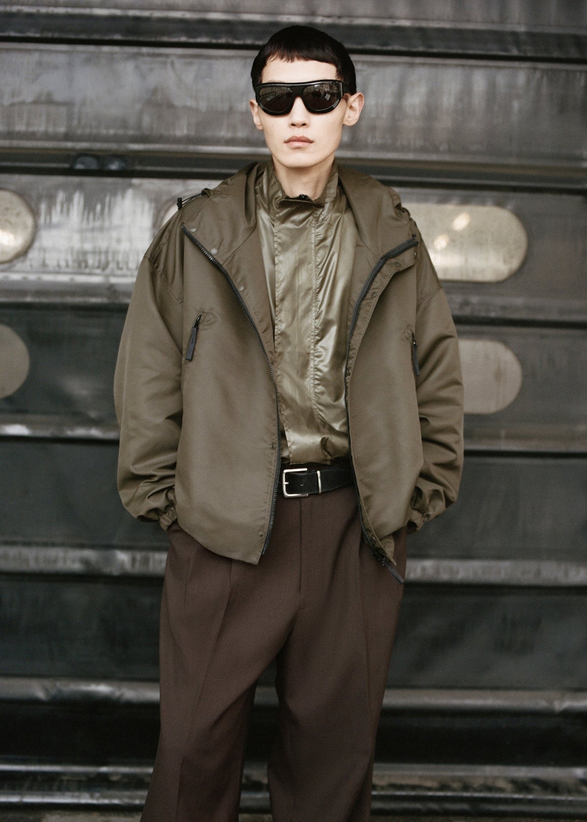 Malmore Windbreaker Jacket - Dark Olive – view 9 of 11