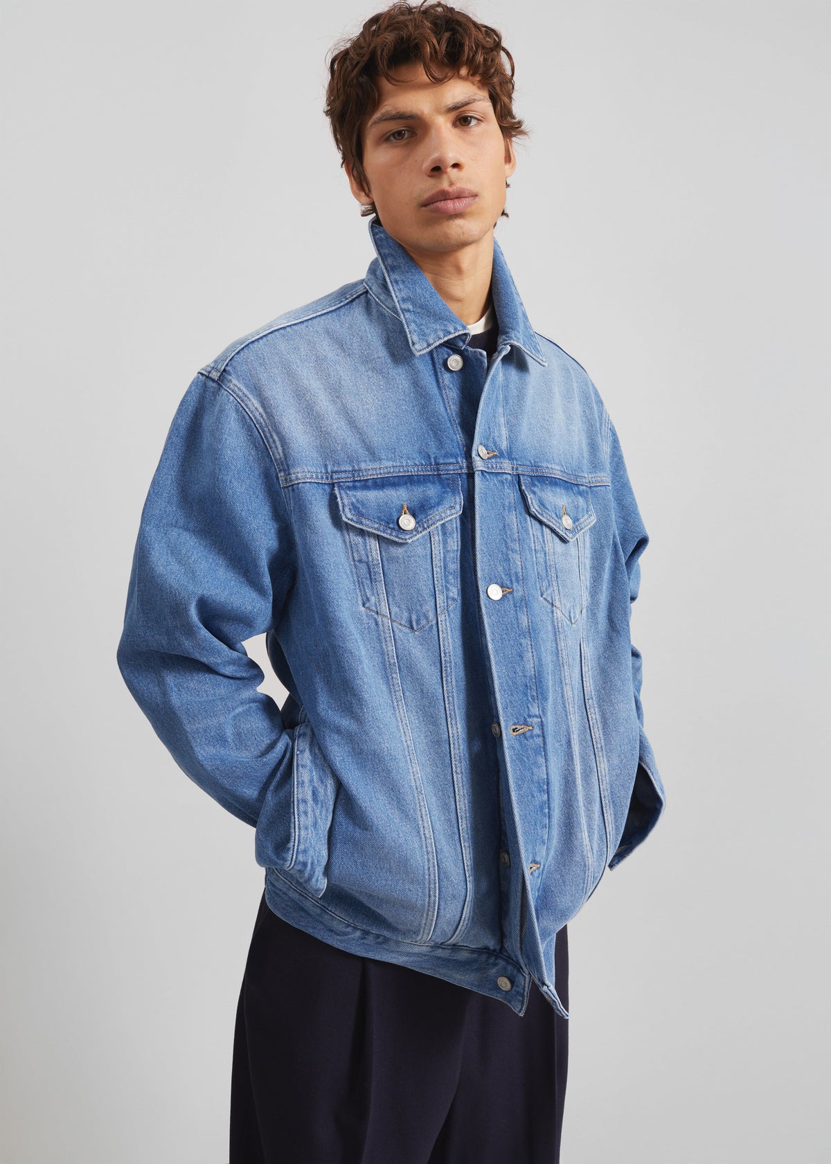 [gender-male] – view 9 of 14