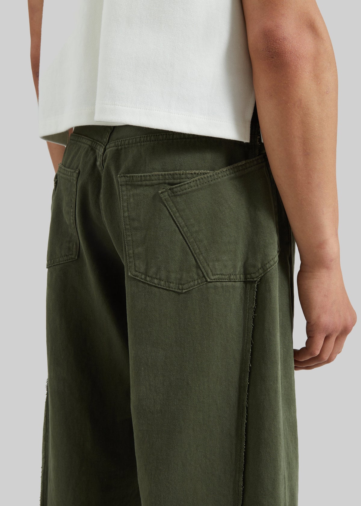 Mareil Barrel Leg Jeans - Olive – view 5 of 7