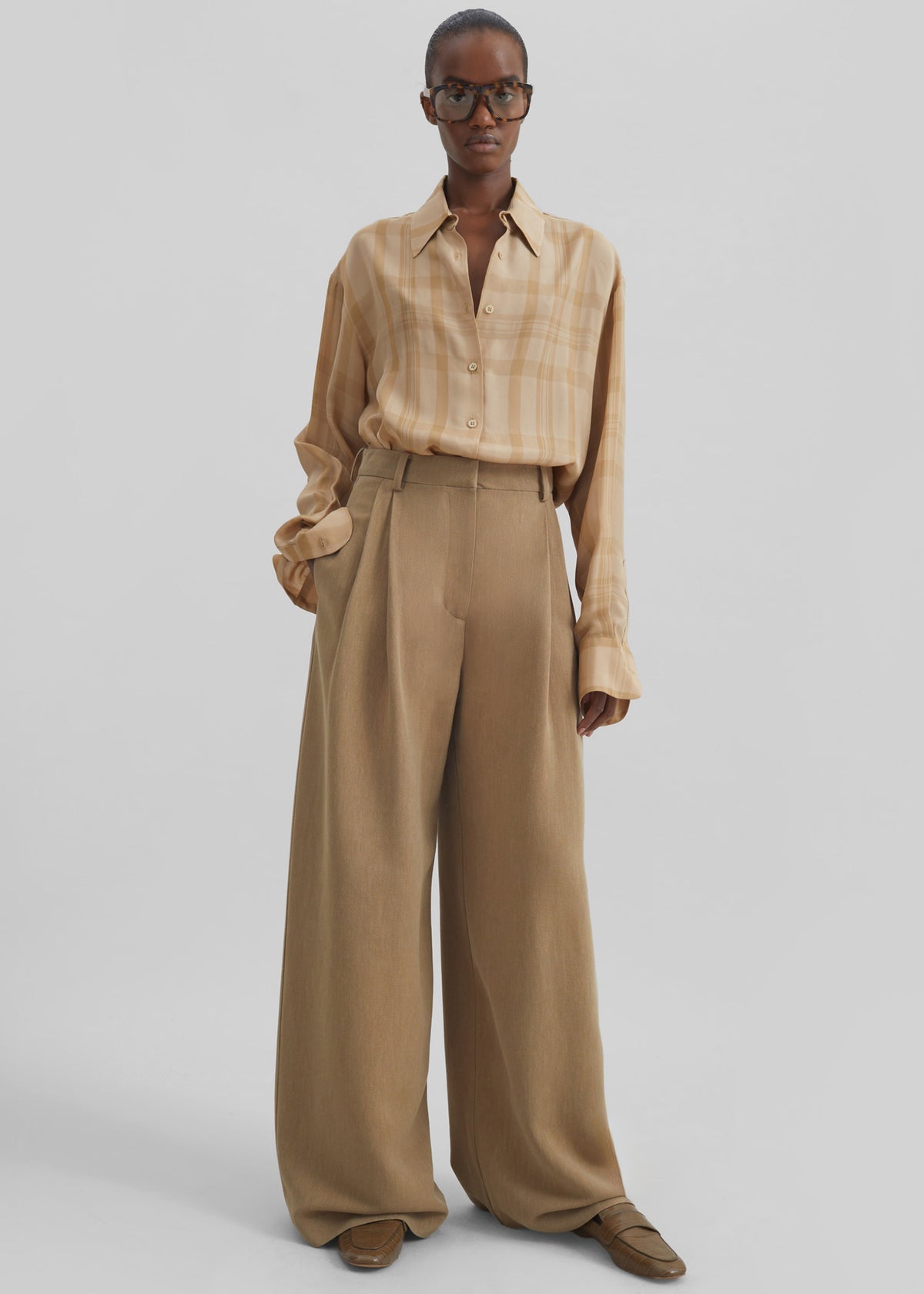 Marfa Linen Pleated Trousers - Camel – view 4 of 8