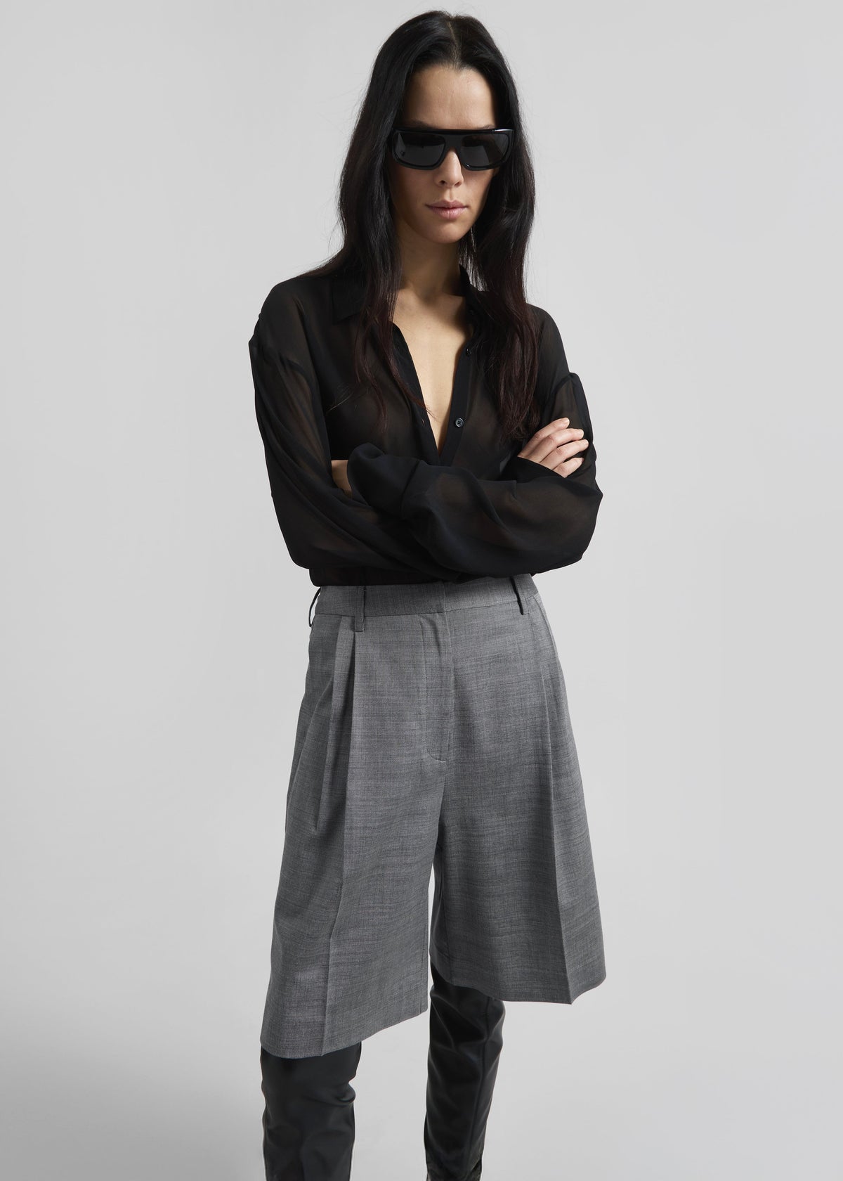 Marfa Pleated Bermuda Shorts - Grey Melange – view 5 of 10