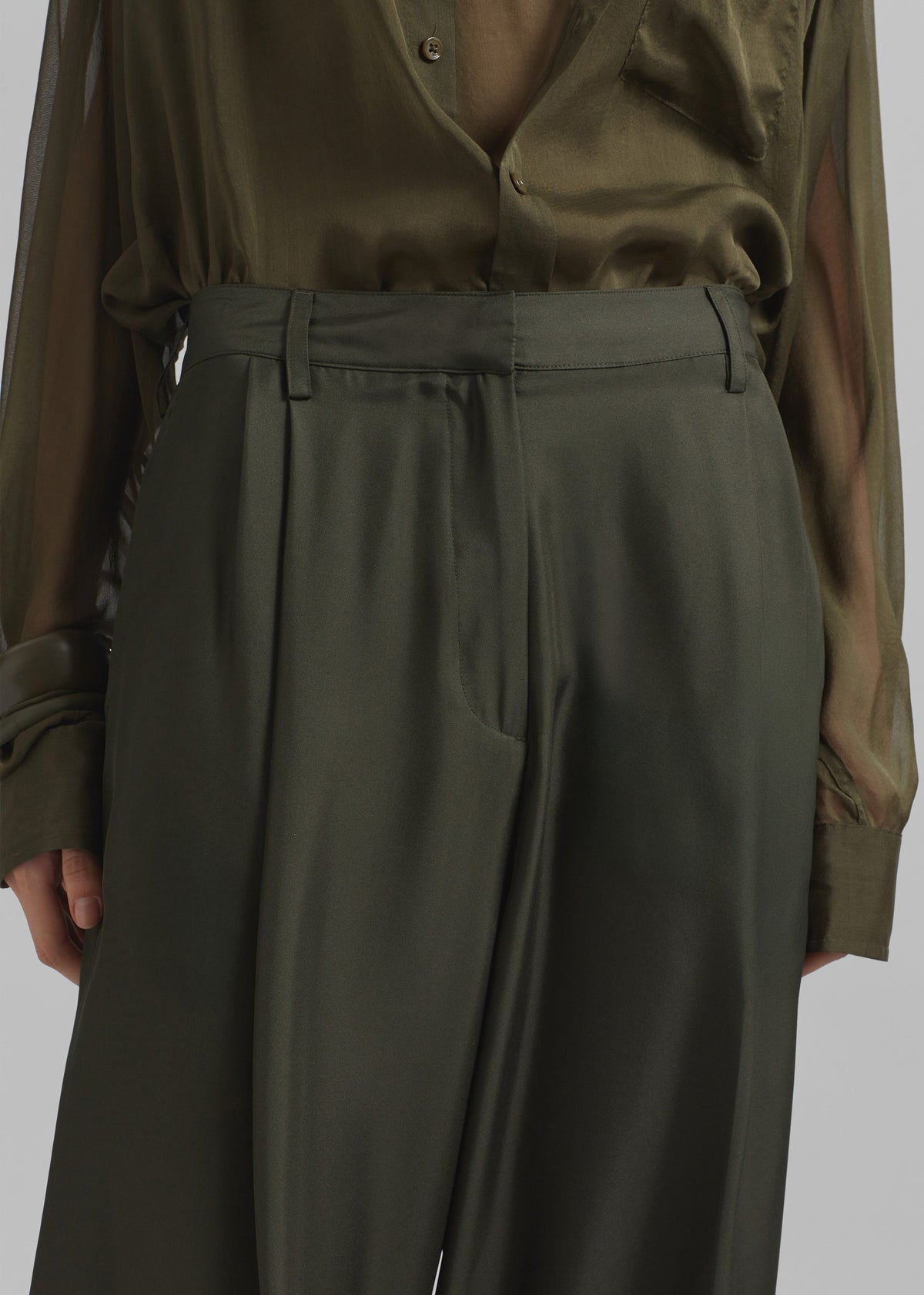Marfa Pleated Silk Trousers - Khaki – view 4 of 8