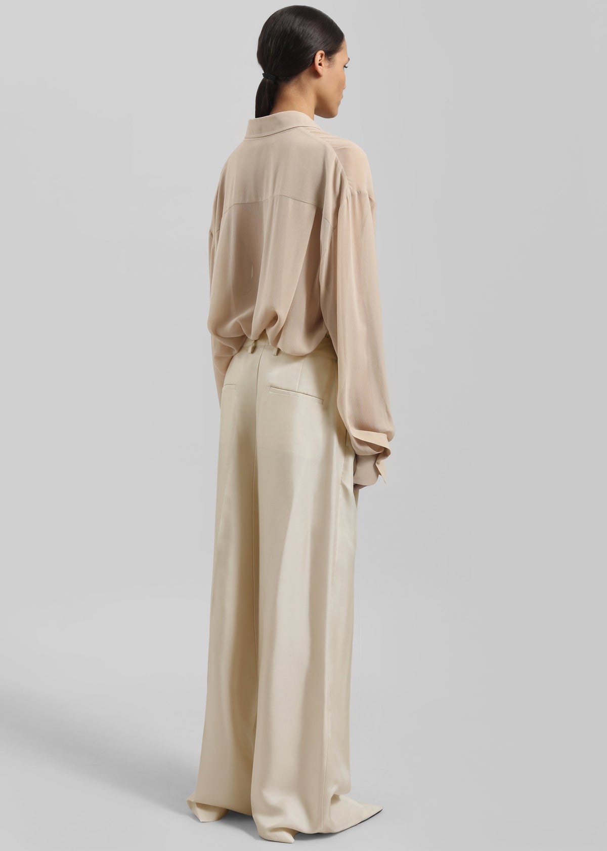 Marfa Pleated Silk Trousers - Light Beige – view 7 of 8