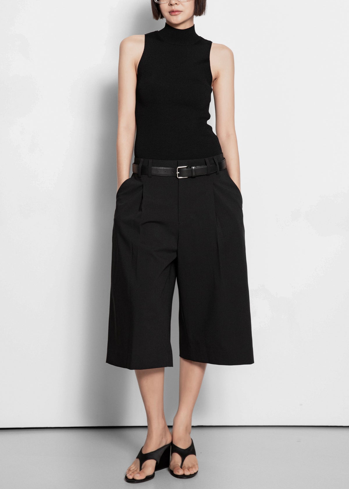 Meldert Bermuda Shorts - Black – view 2 of 10