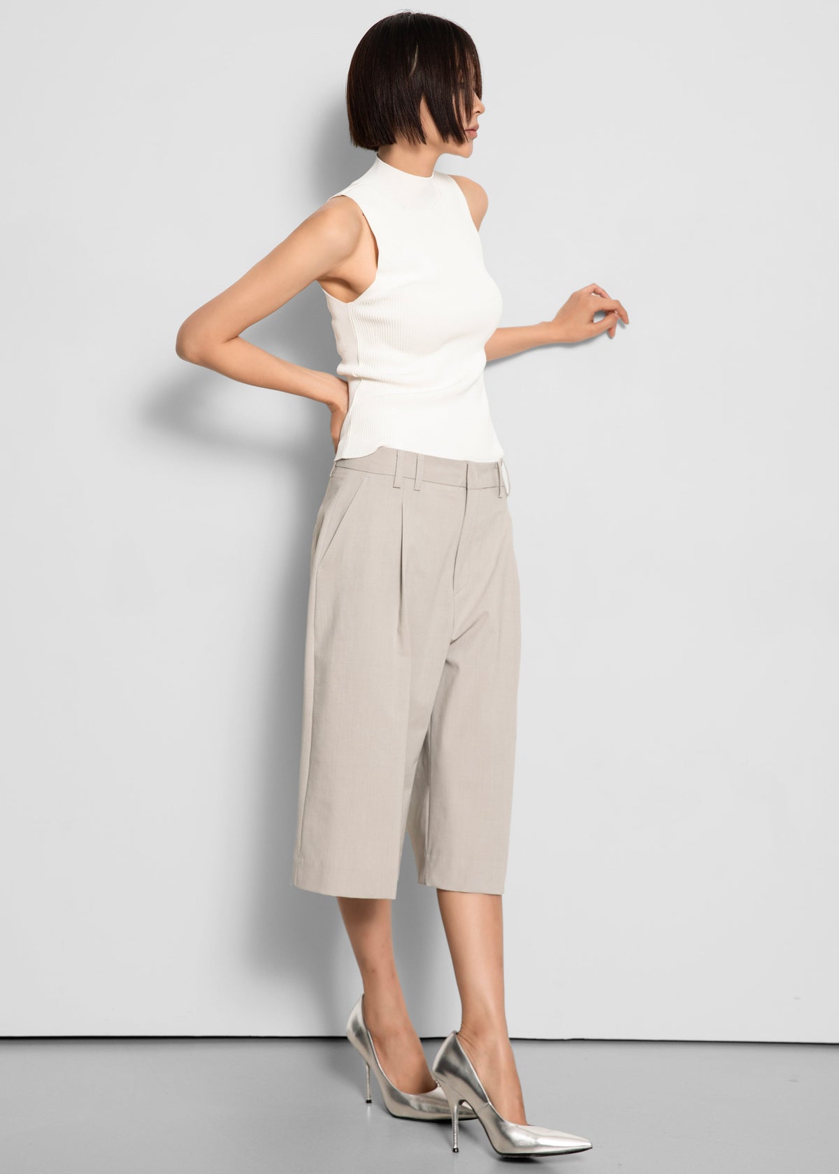 Meldert Bermuda Shorts - Stone – view 6 of 8