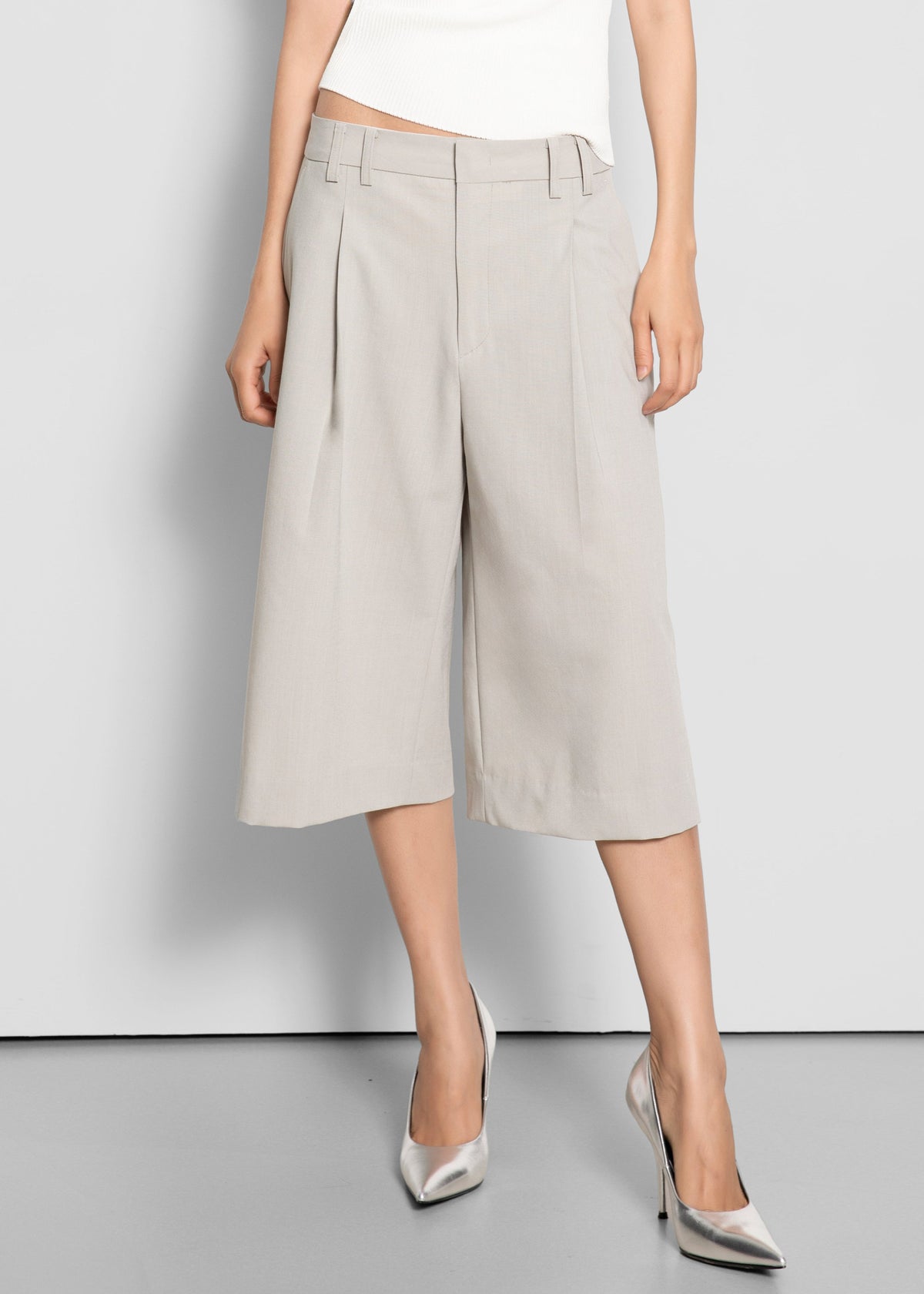 Meldert Bermuda Shorts - Stone – view 1 of 8