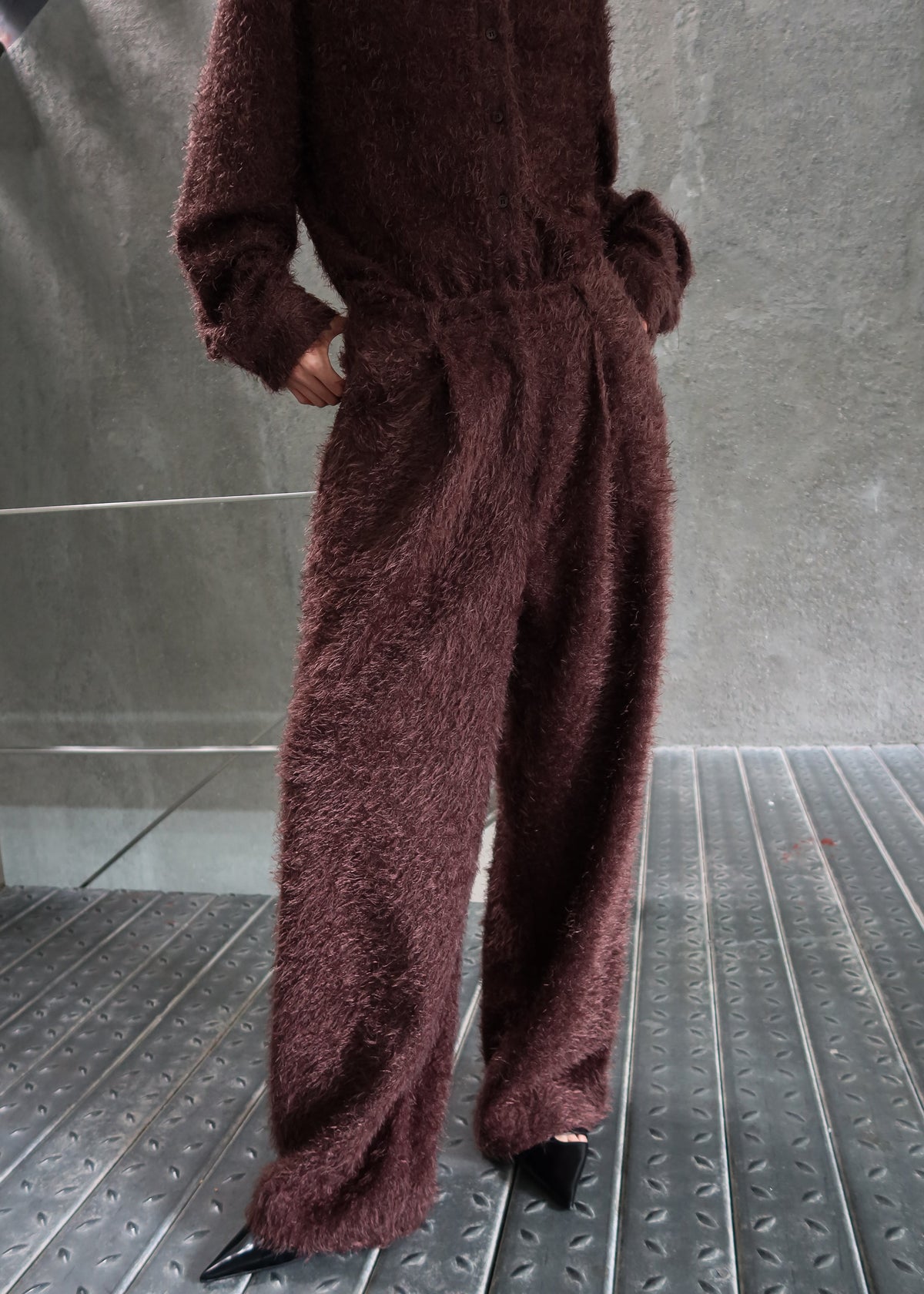 Melker Furry Pants - Mauve Brown – view 8 of 12